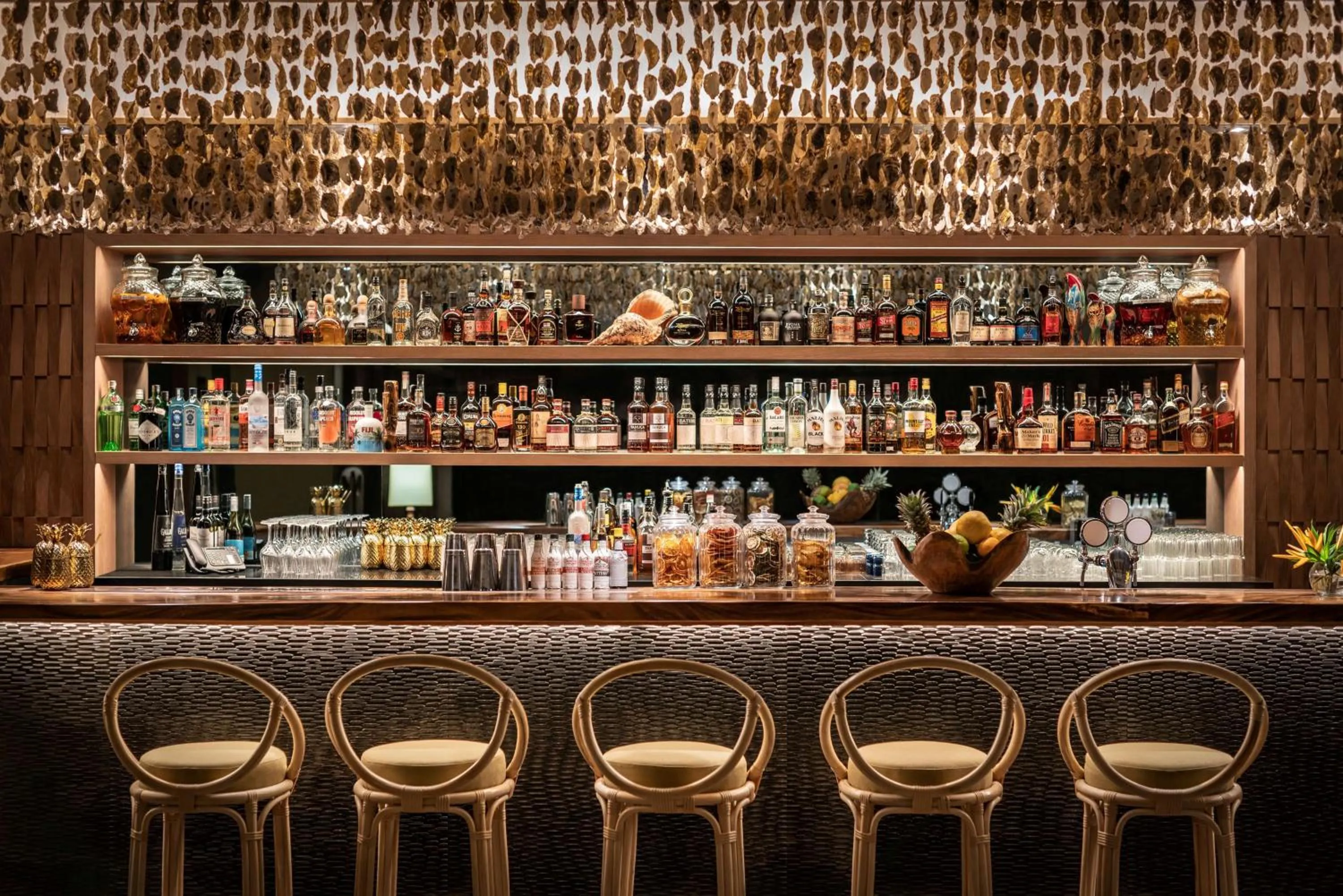 Lounge or bar in Shangri-La Yanuca Island, Fiji