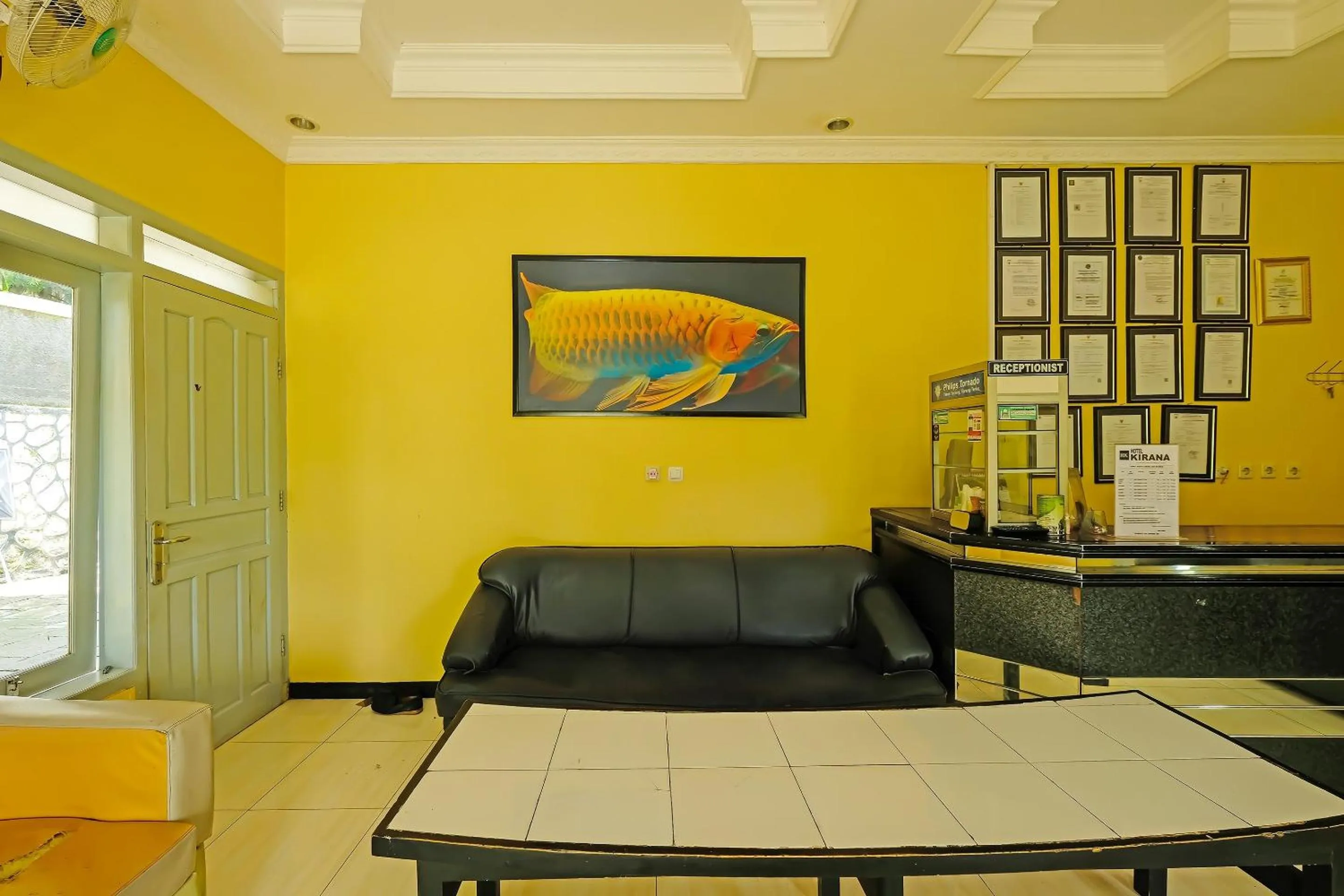 Lobby or reception in OYO 92483 Hotel Kirana