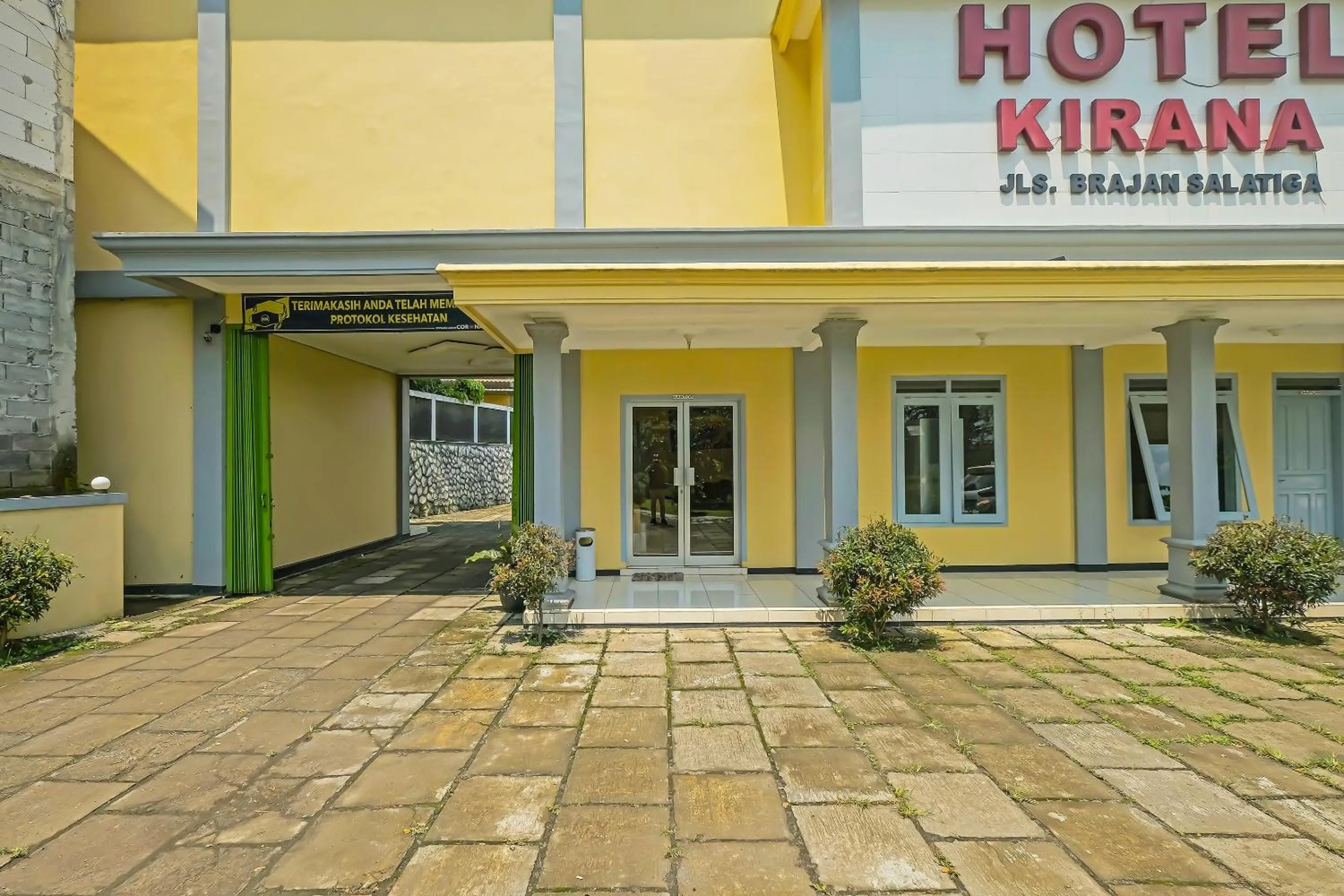 Lobby or reception in OYO 92483 Hotel Kirana