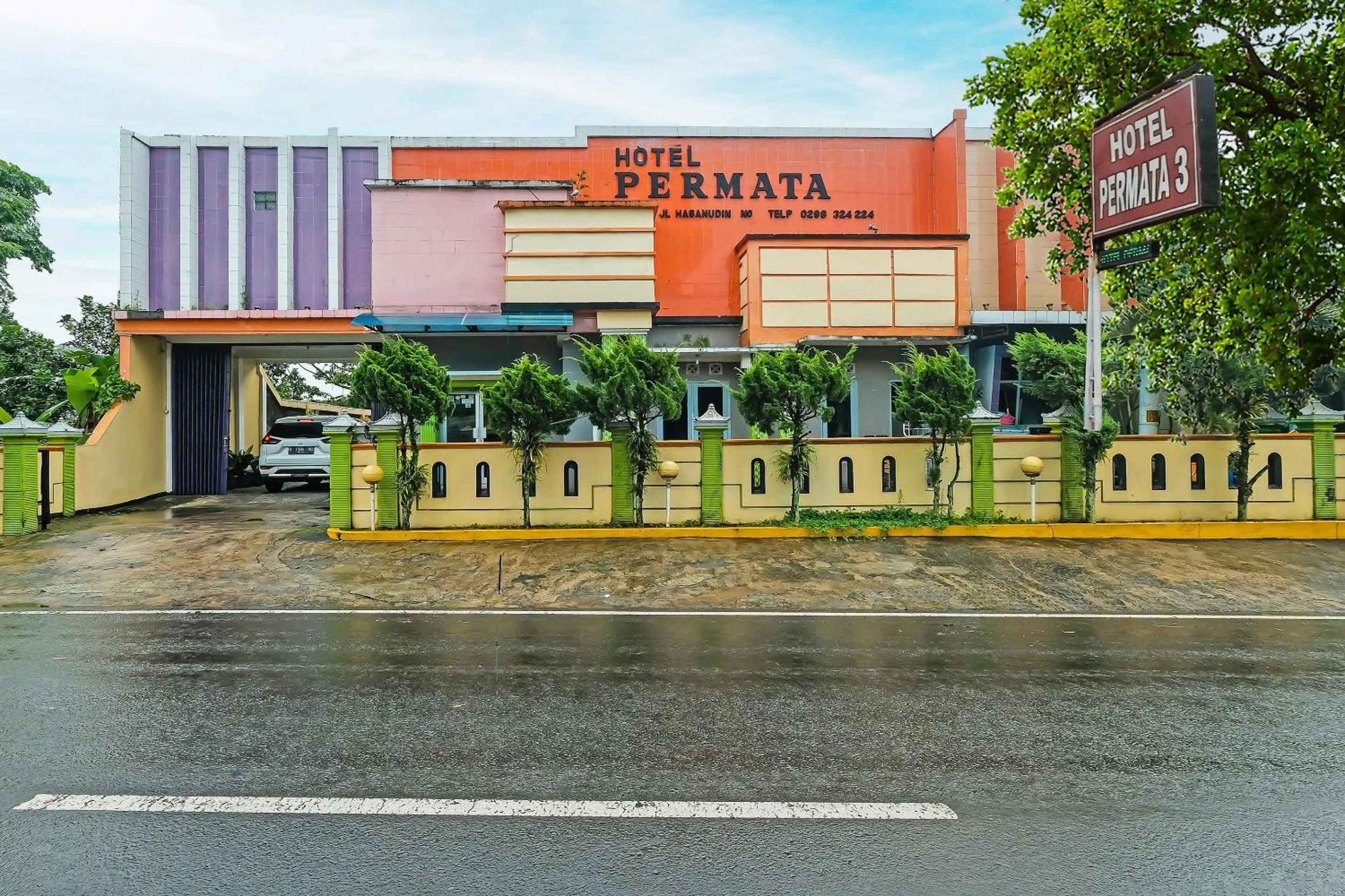 Facade/entrance in Hotel O Permata 3