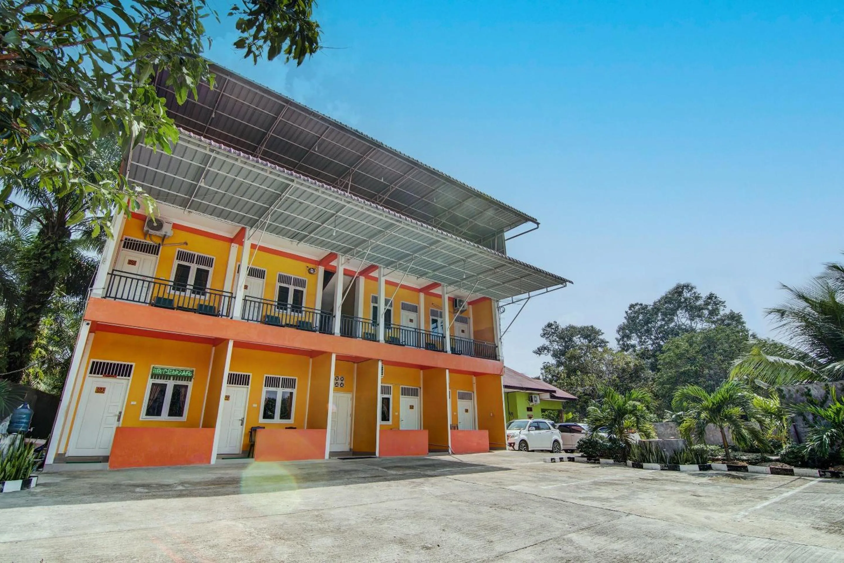 Facade/entrance in OYO 92501 Wisma Sakinah Syariah