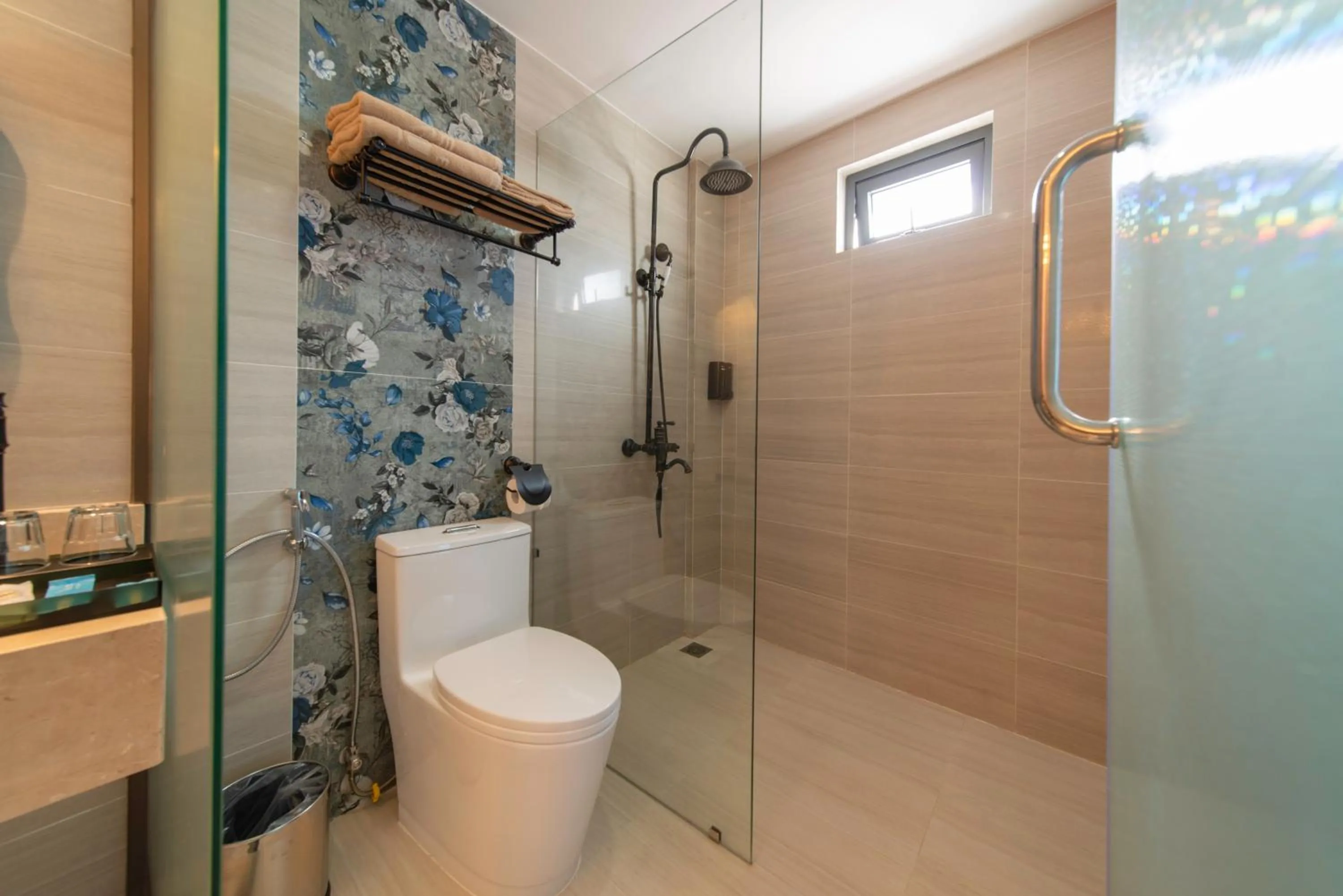 Shower in Aaron Boutique Hotel