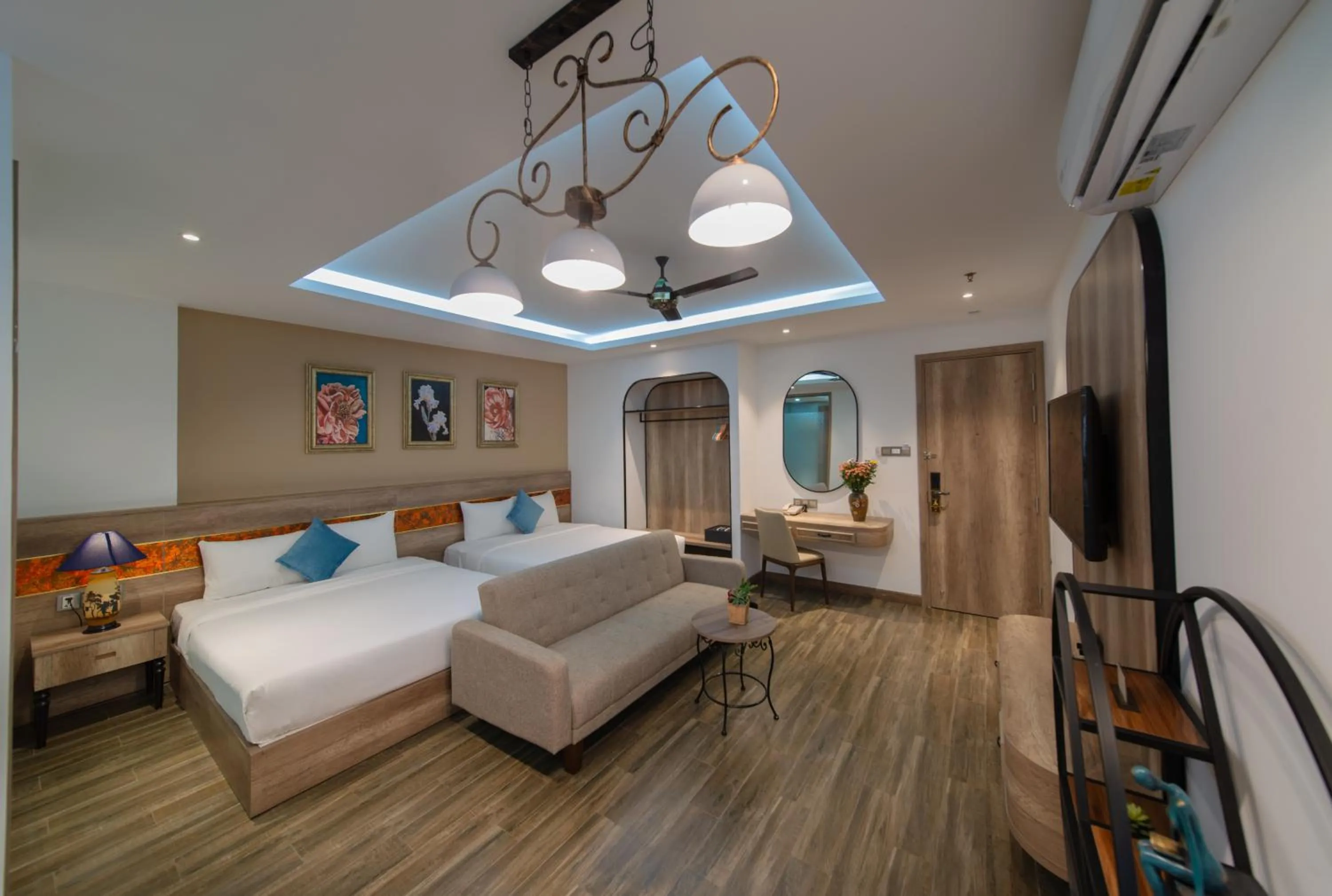 Bed in Aaron Boutique Hotel