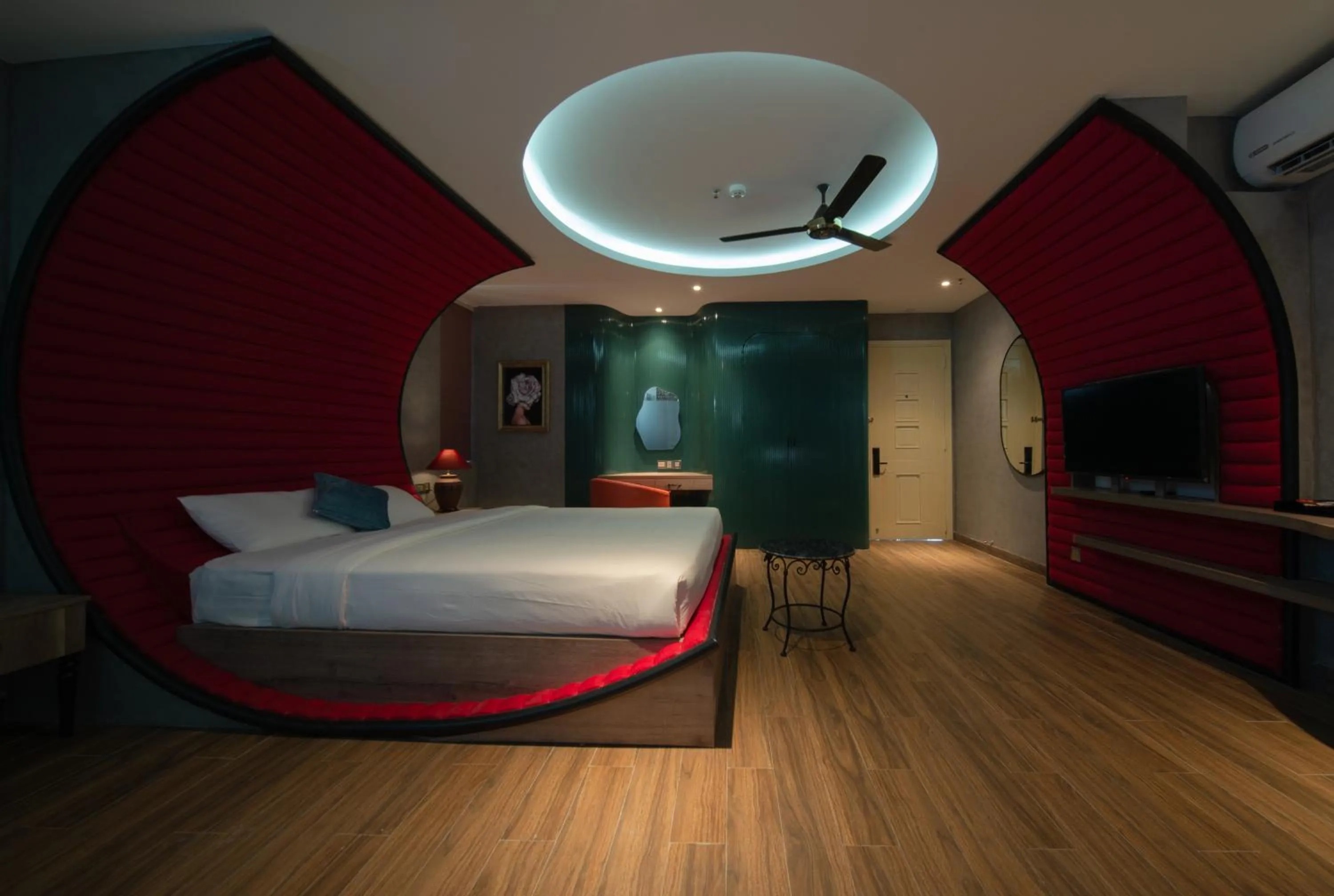 Bed in Aaron Boutique Hotel