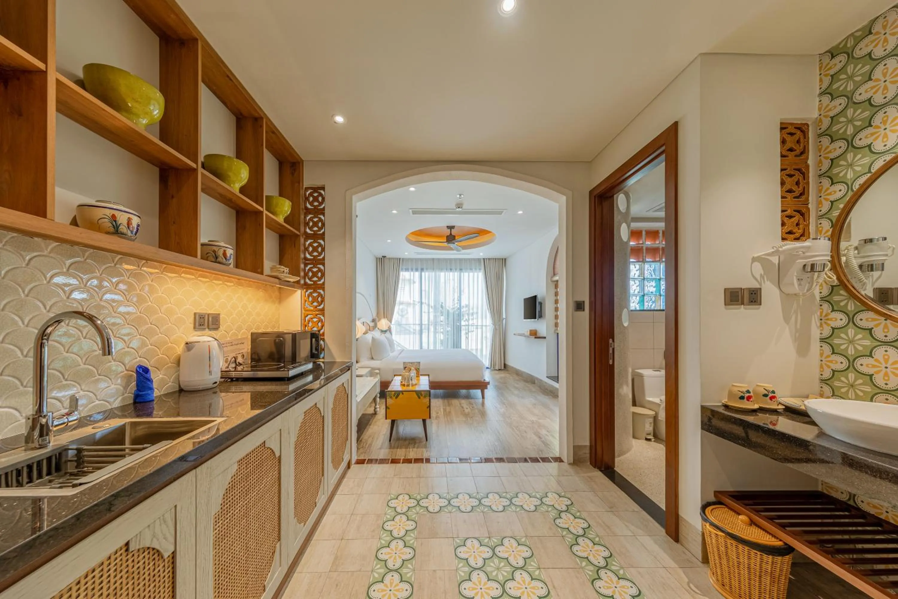 Kitchen or kitchenette in Seahorse Signature Danang Hotel by Haviland