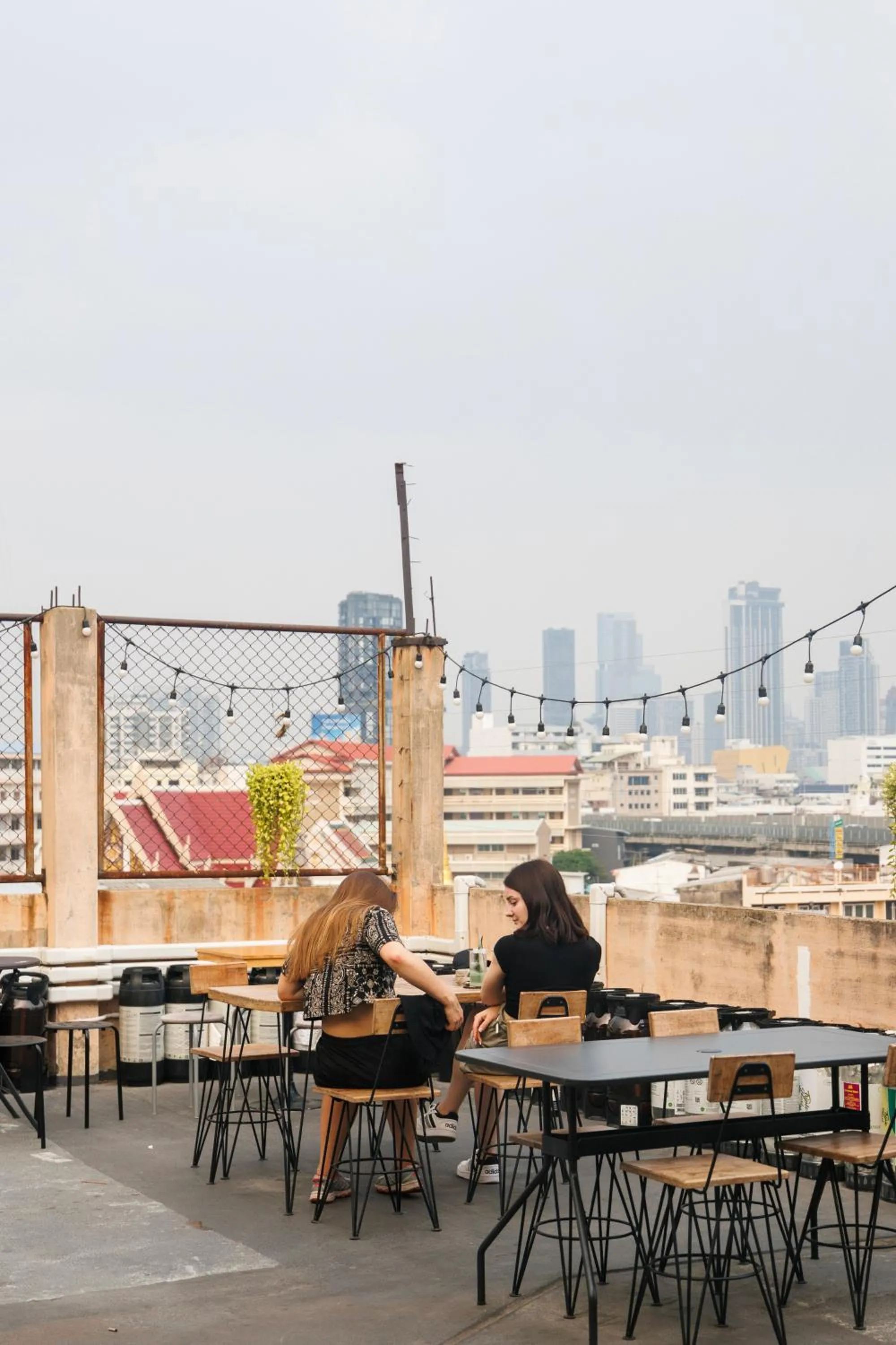 Restaurant/places to eat in C'HOUSE Bangkok