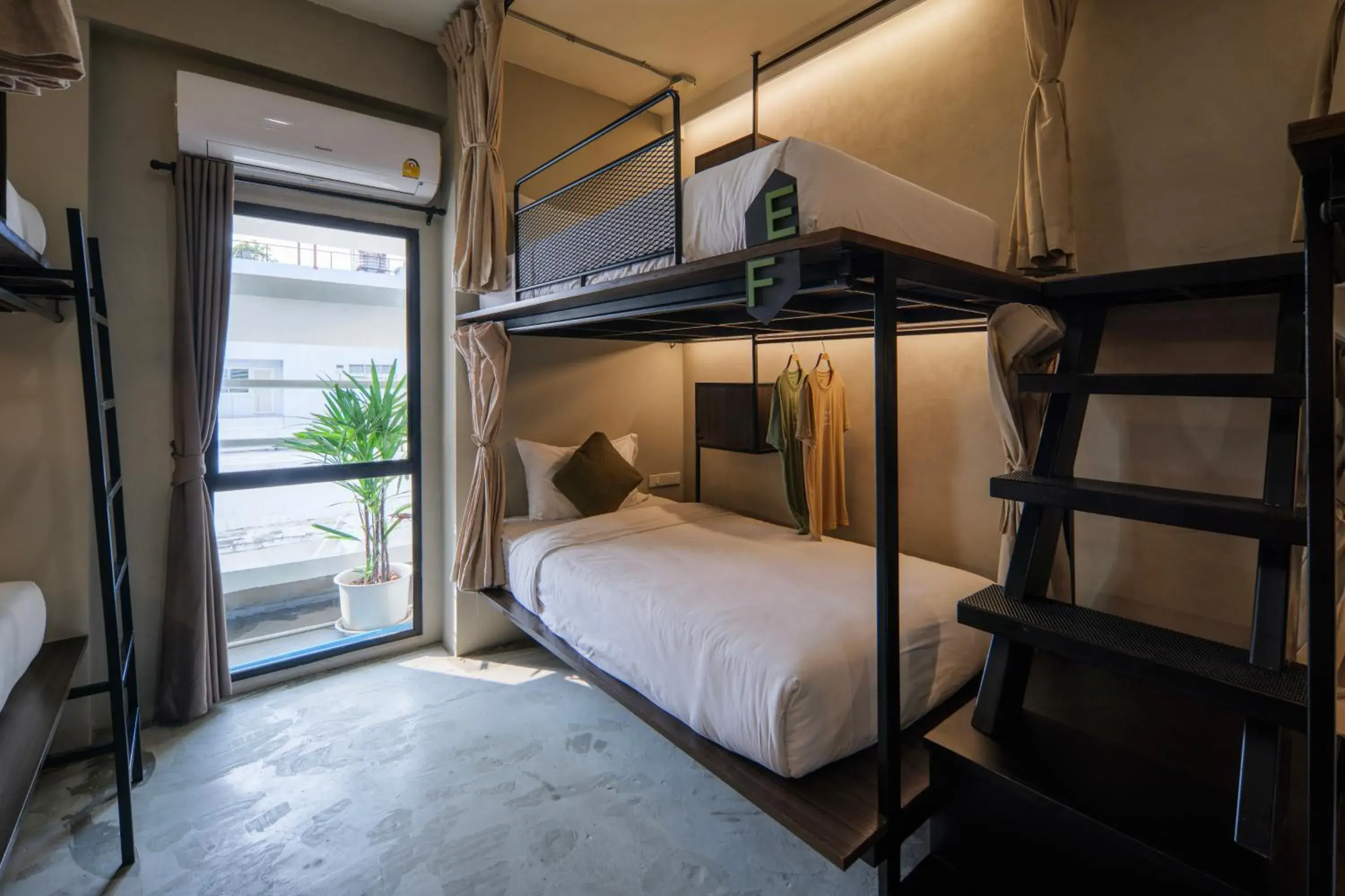 Bunk Bed in Female Dormitory Room in C'HOUSE Bangkok Bunk Bed in Female Dormitory Room in C'HOUSE Bangkok