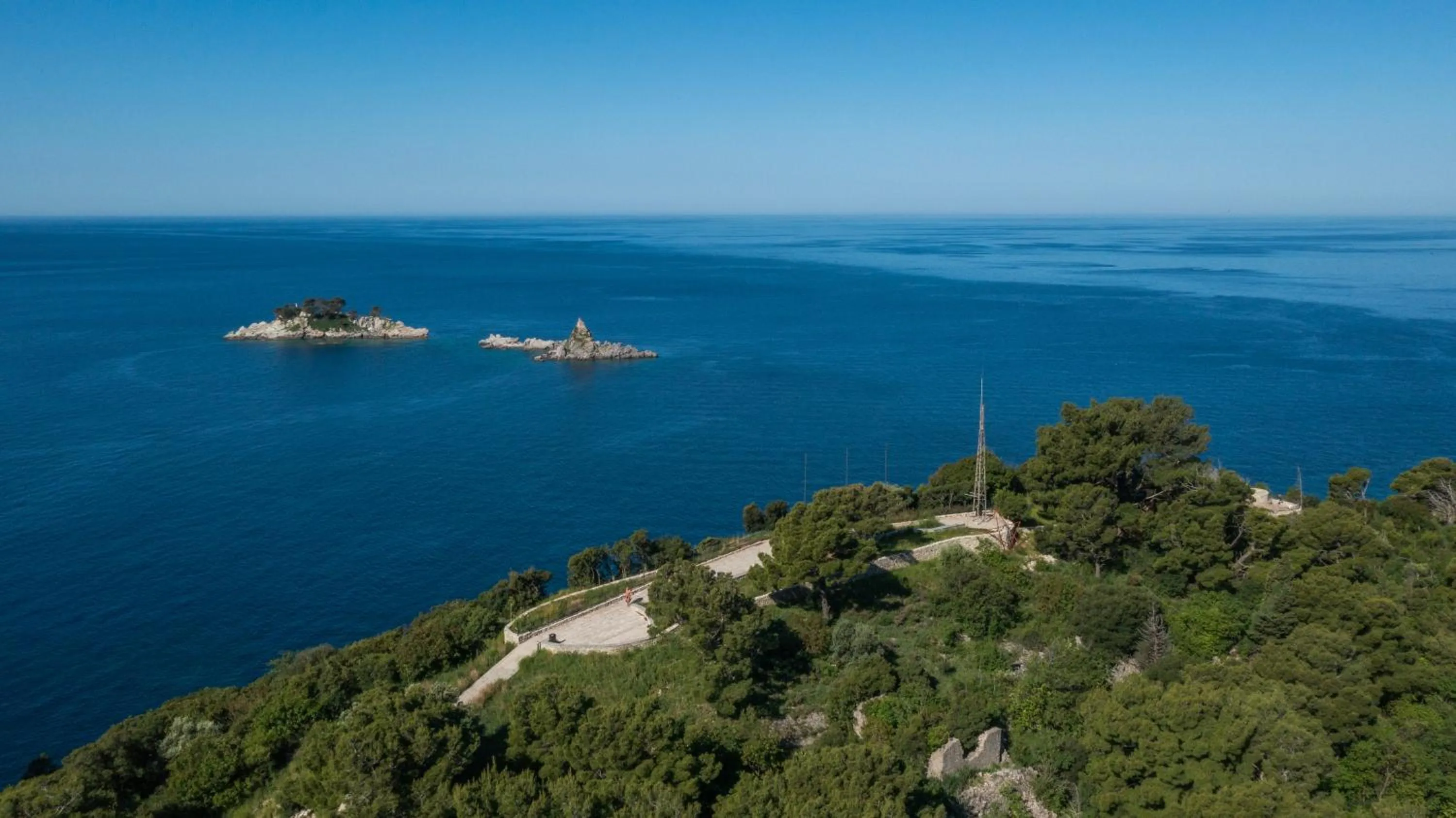 Nearby landmark in Apartments Del Mar