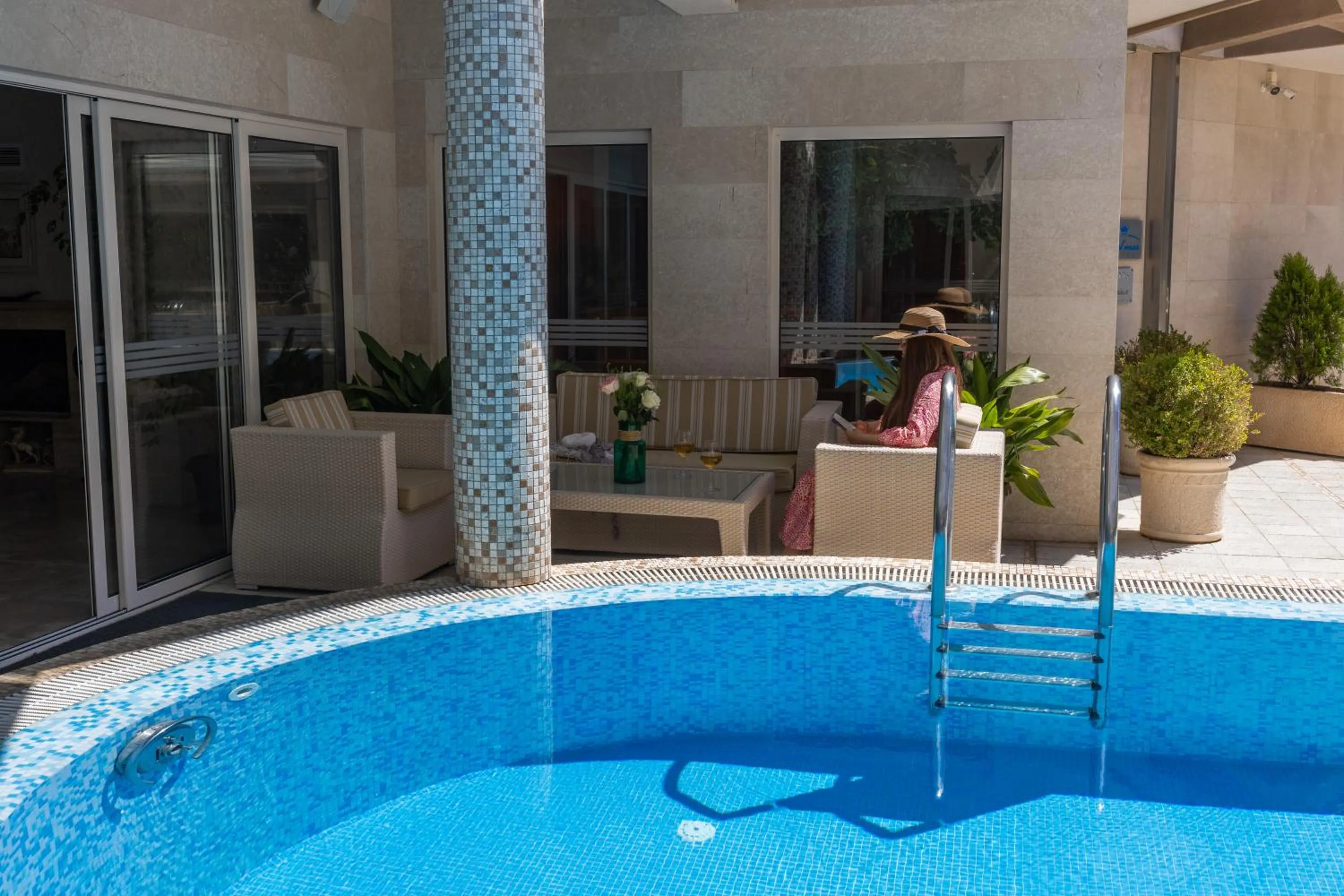 Patio in Apartments Del Mar