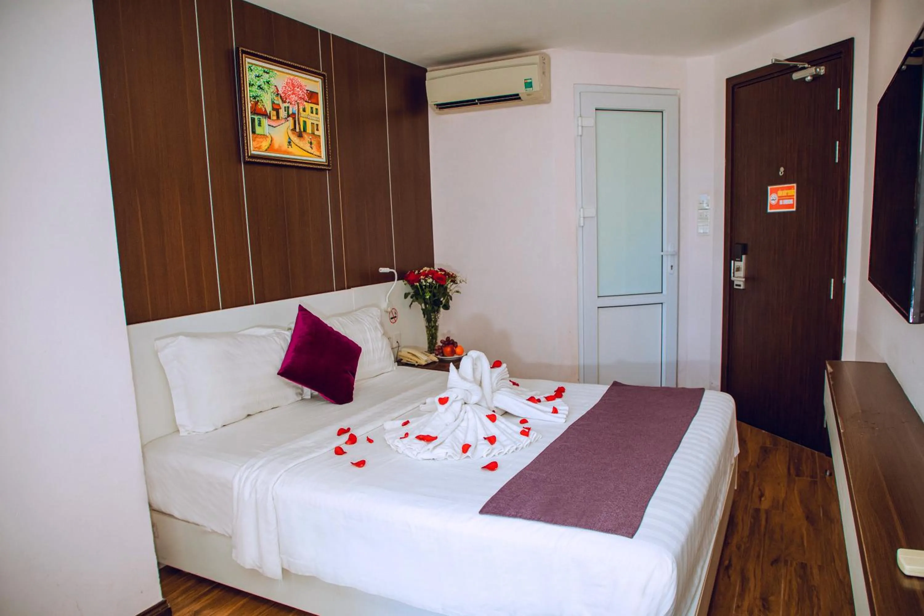 Bed in Morris Hotel Nha Trang