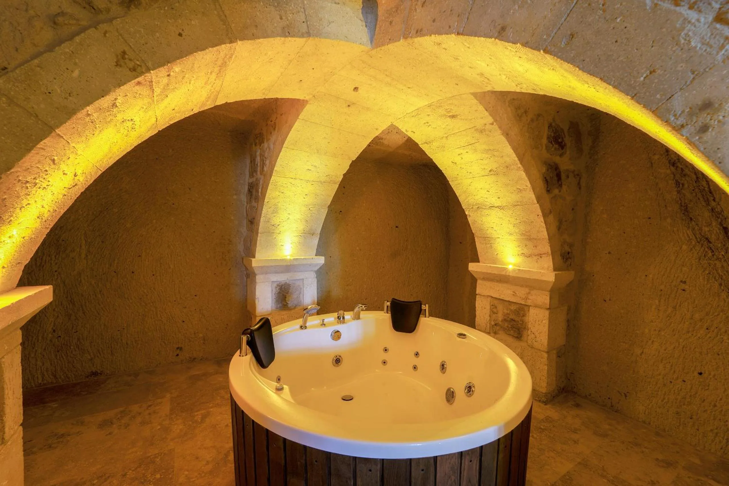 Hot Tub in Doctor's Cave Cappadocia