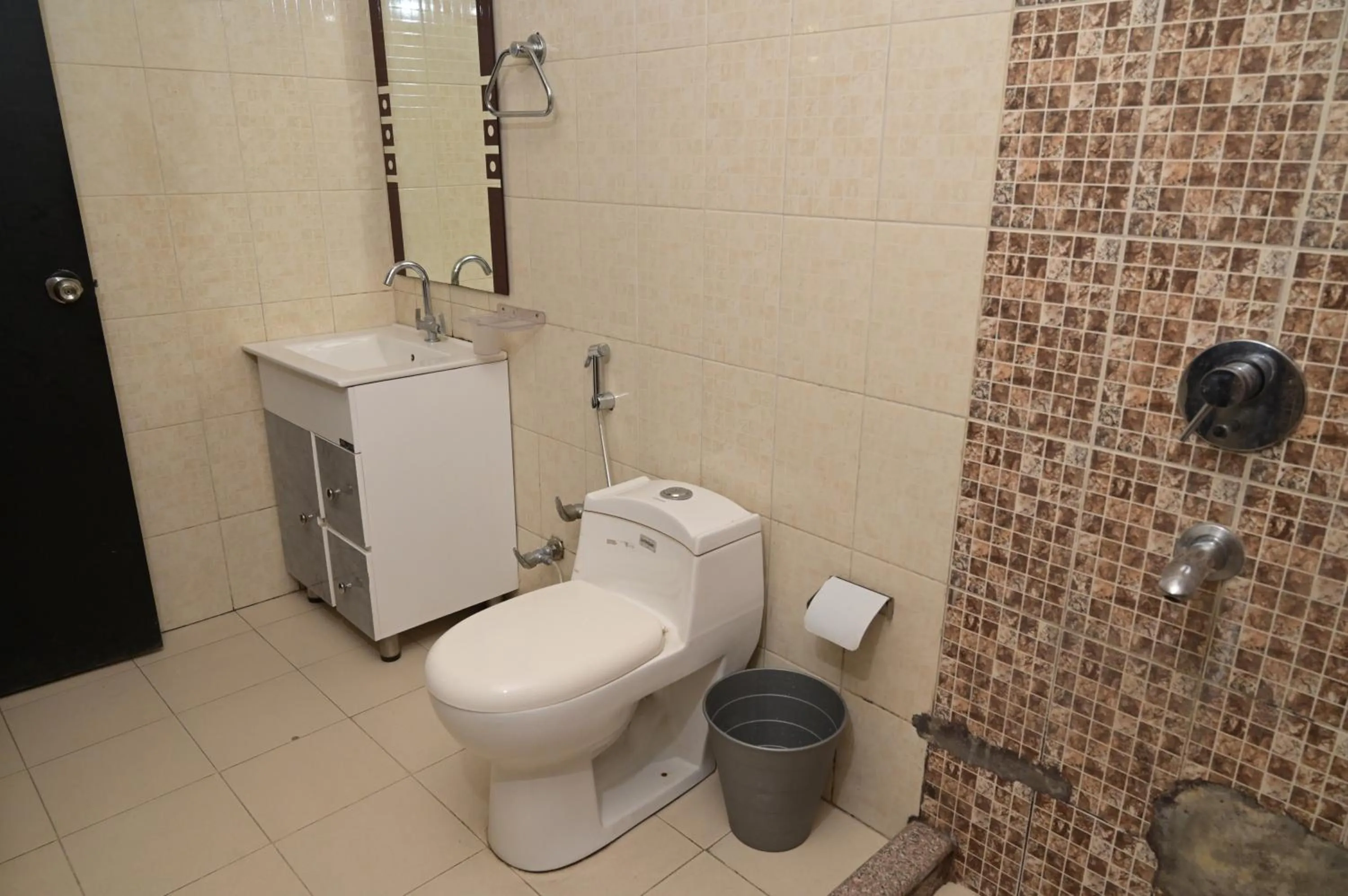 Bathroom in Bharat Resorts