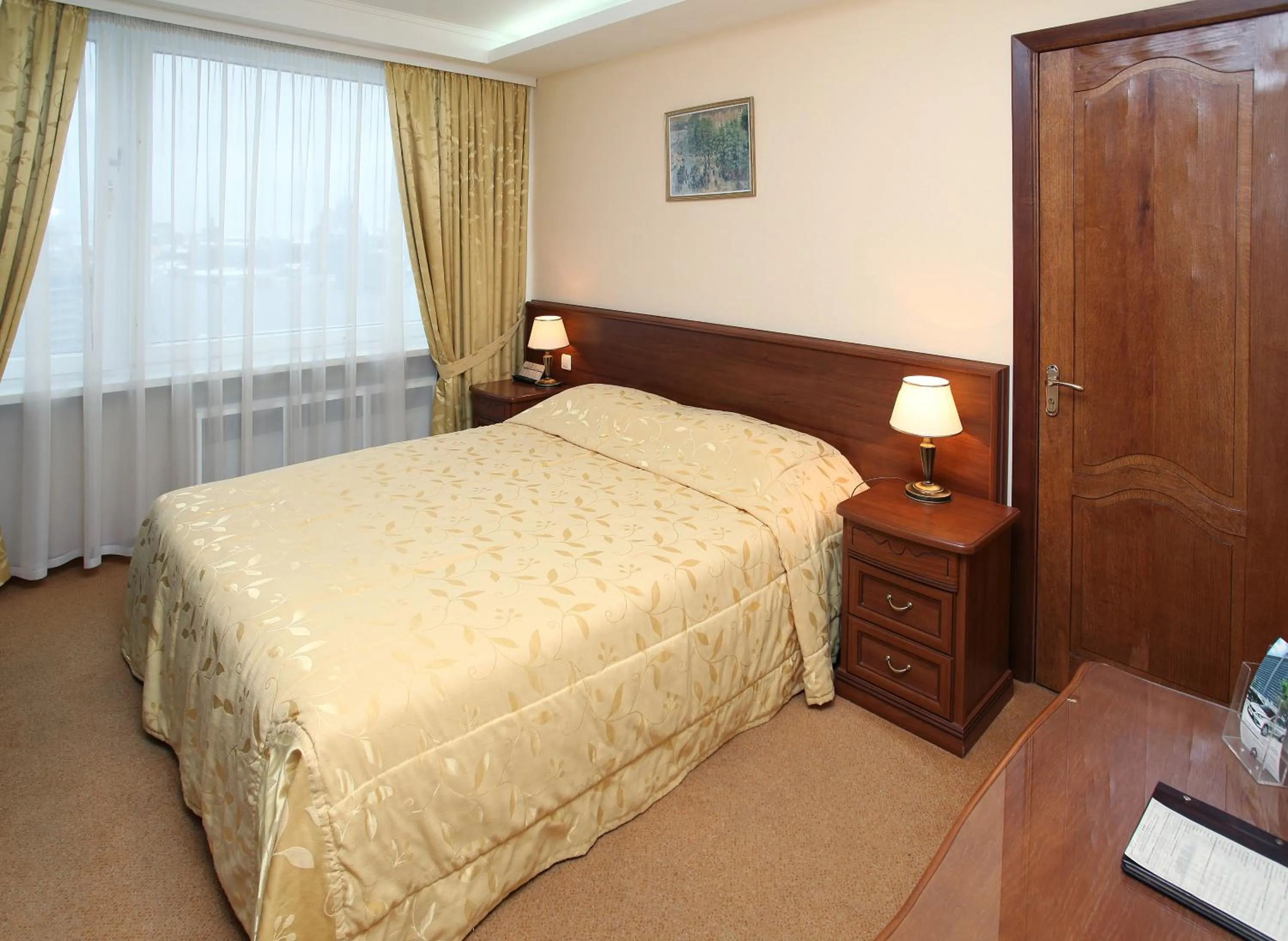 Bed in Premier Hotel Rus