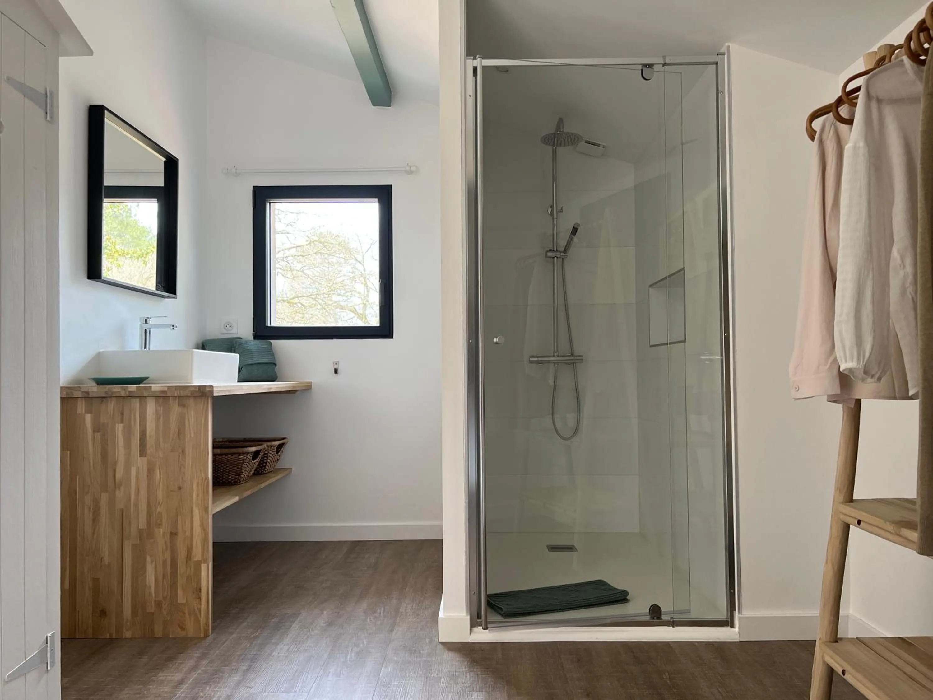 Shower, Bathroom in Laguillotte