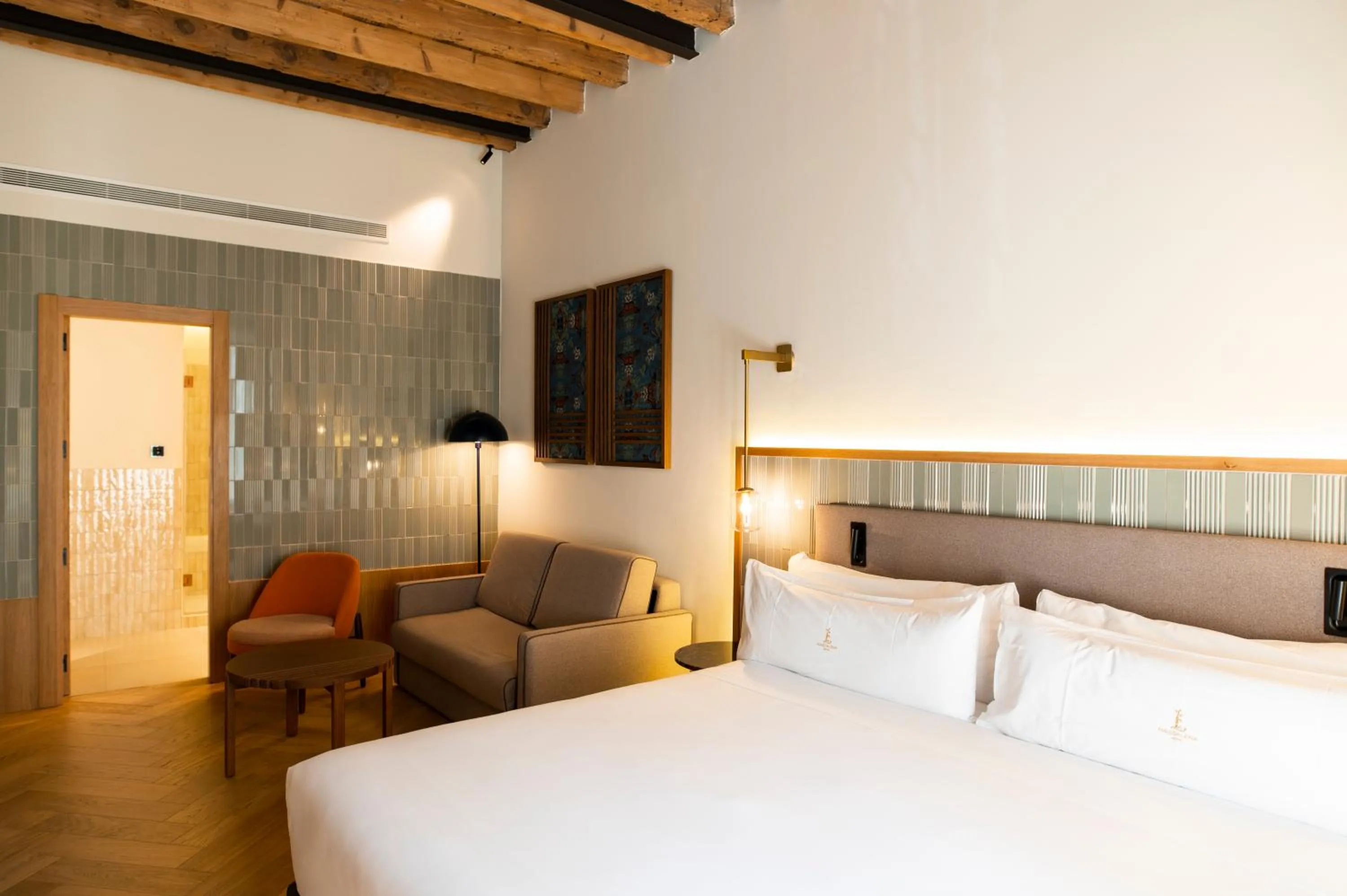 Bathroom, Bed in Legado Magdalena Hotel