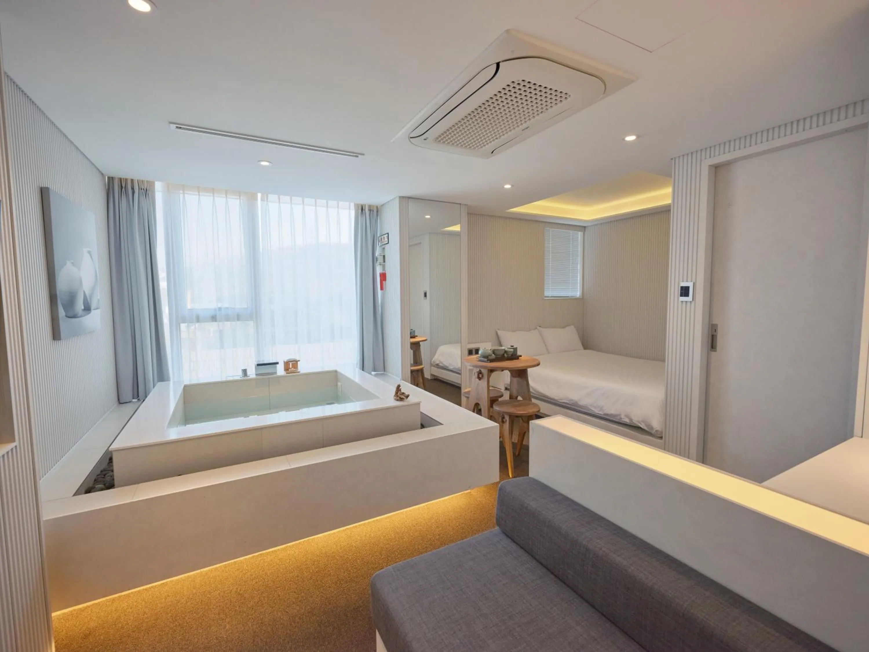 Photo of the whole room, Bed in The Leap Seoul Sadang