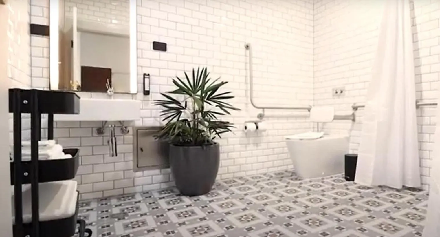 Bathroom in Portarlington Grand Hotel