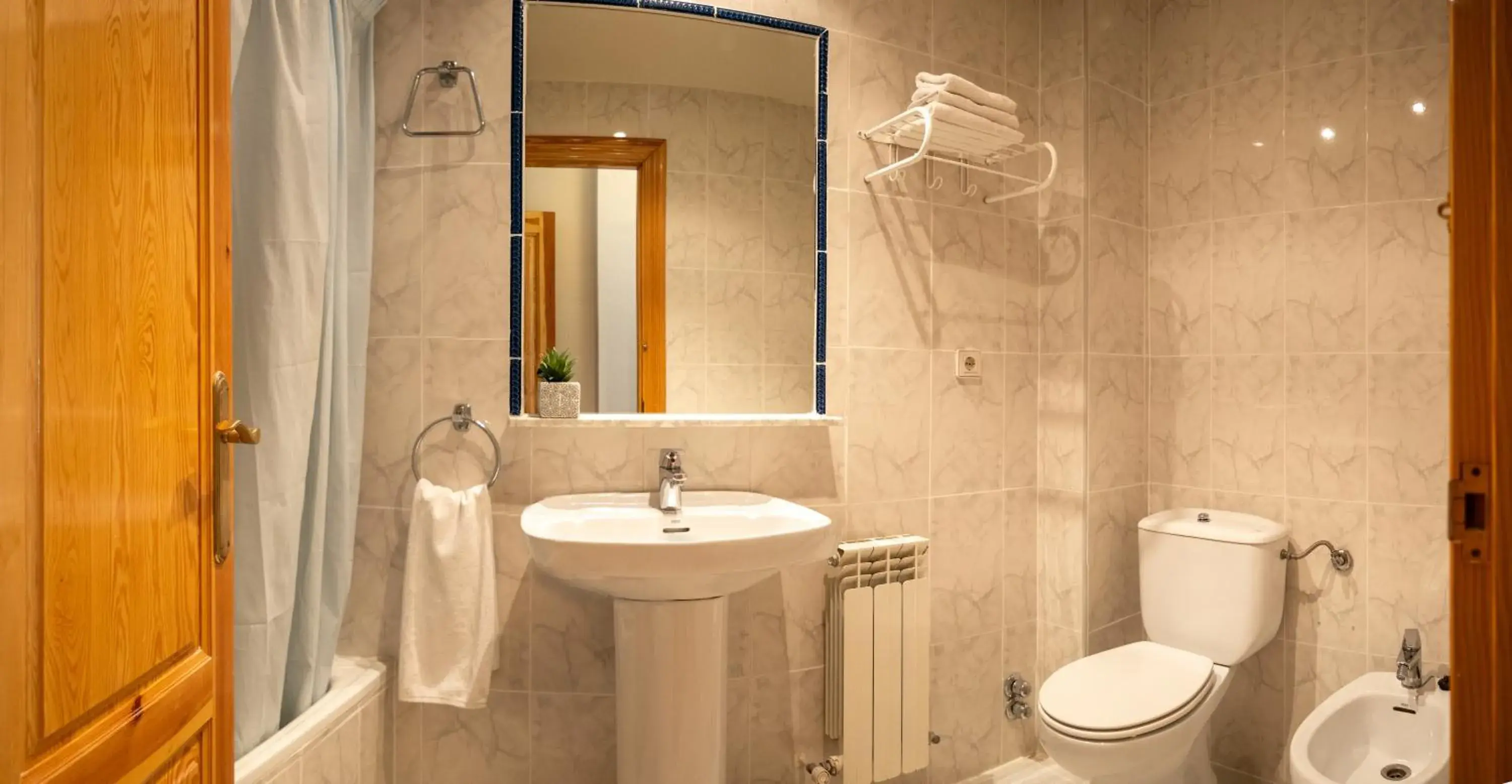 Family Room in HOTEL VALMAR Family Room in HOTEL VALMAR