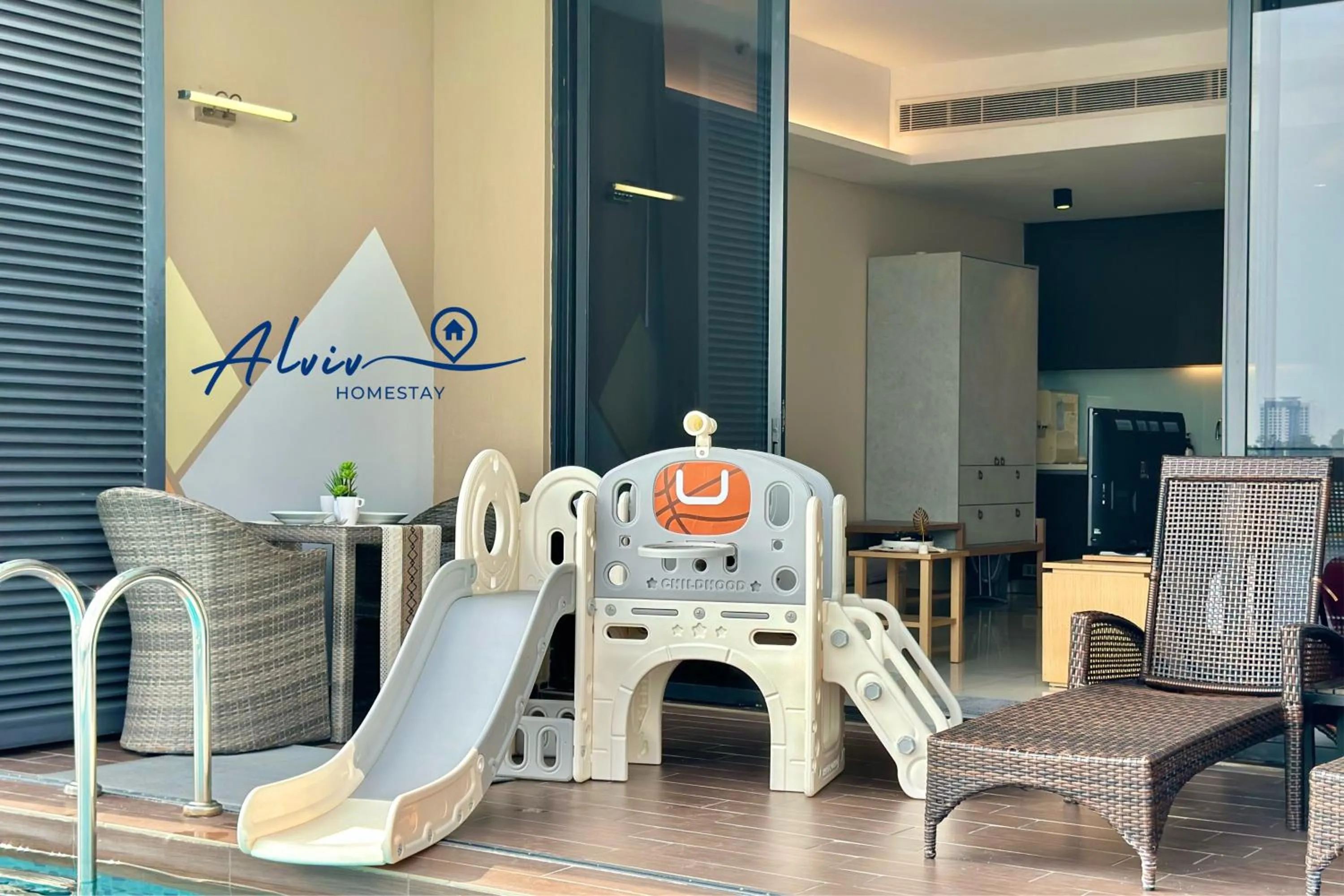 Pool view in Alviv 99 Suites I Family Suite I 4-7 pax I 5minsMelakaCruise I JonkerSt