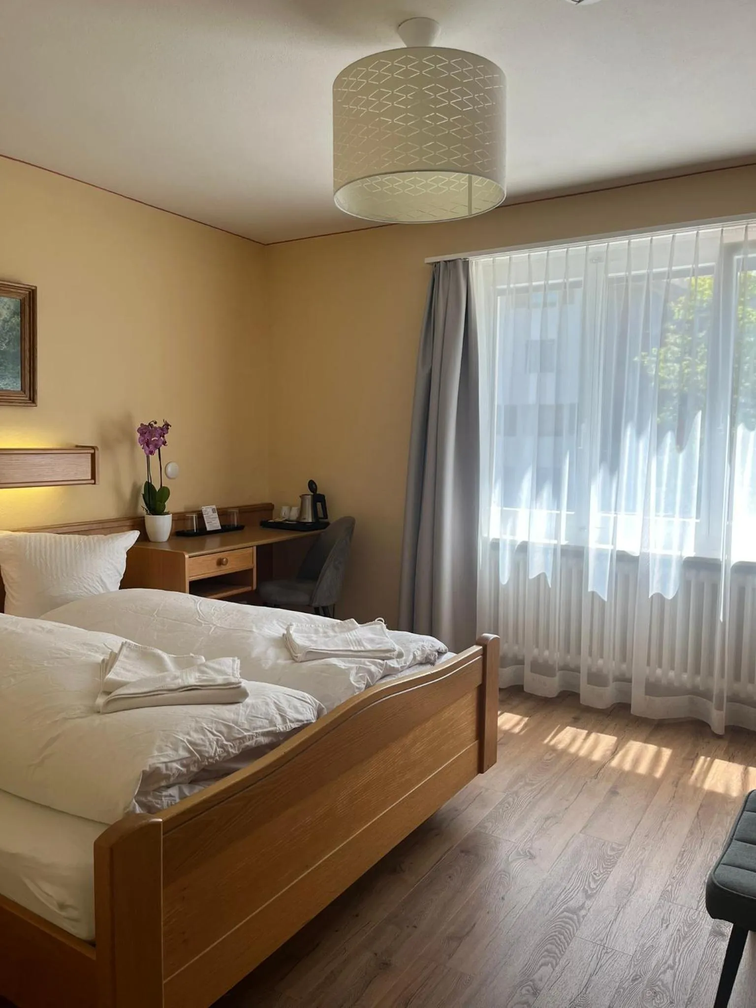 Photo of the whole room, Bed in Hotel Falknerei Galina