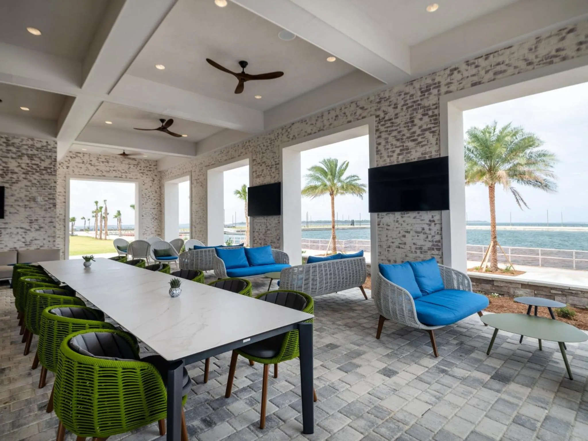 Restaurant/places to eat in Hotel Indigo - Panama City Marina by IHG