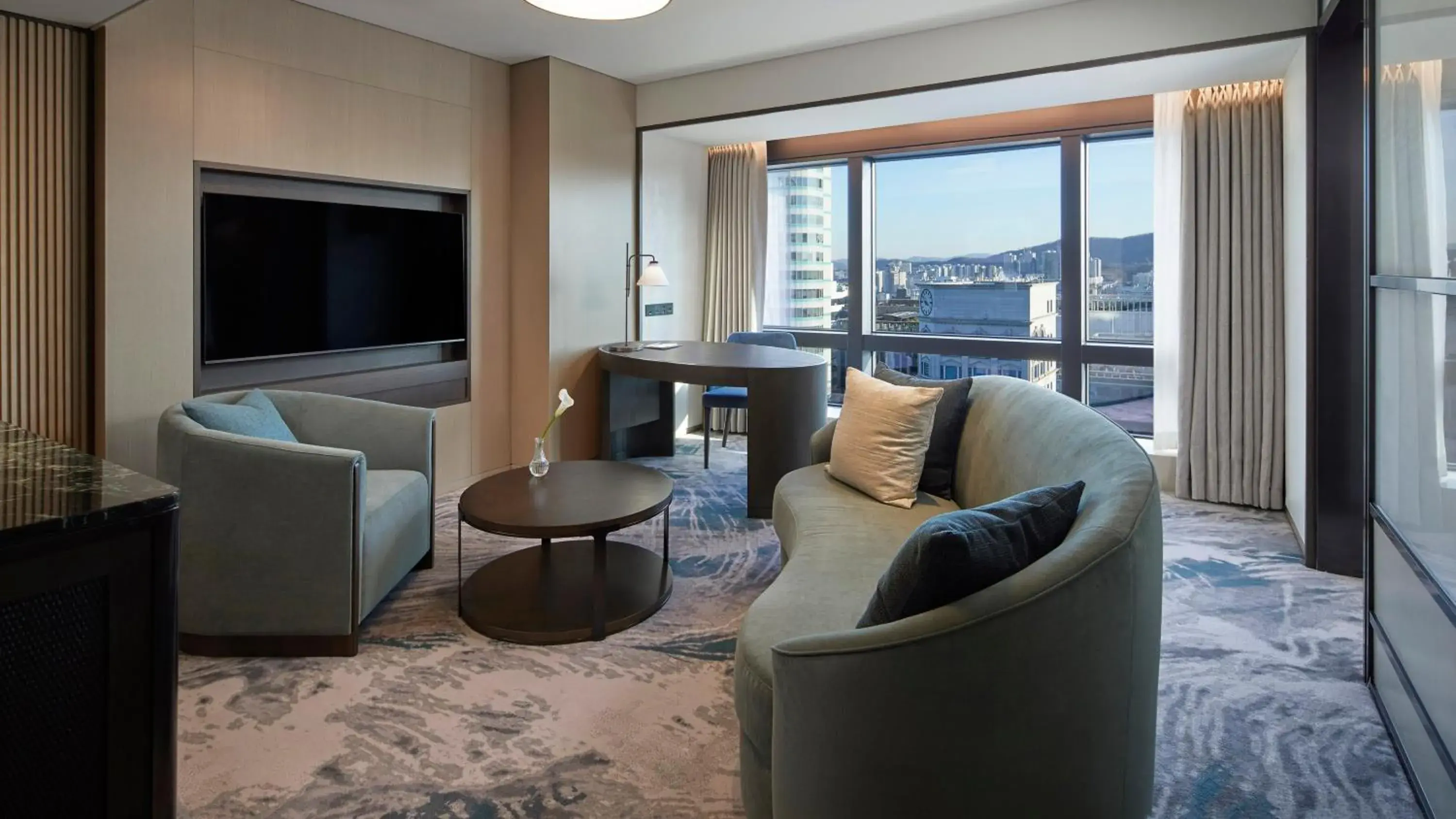 One-Bedroom Suite High floor Club Lounge Access in Grand InterContinental Seoul Parnas by IHG One-Bedroom Suite High floor Club Lounge Access in Grand InterContinental Seoul Parnas by IHG