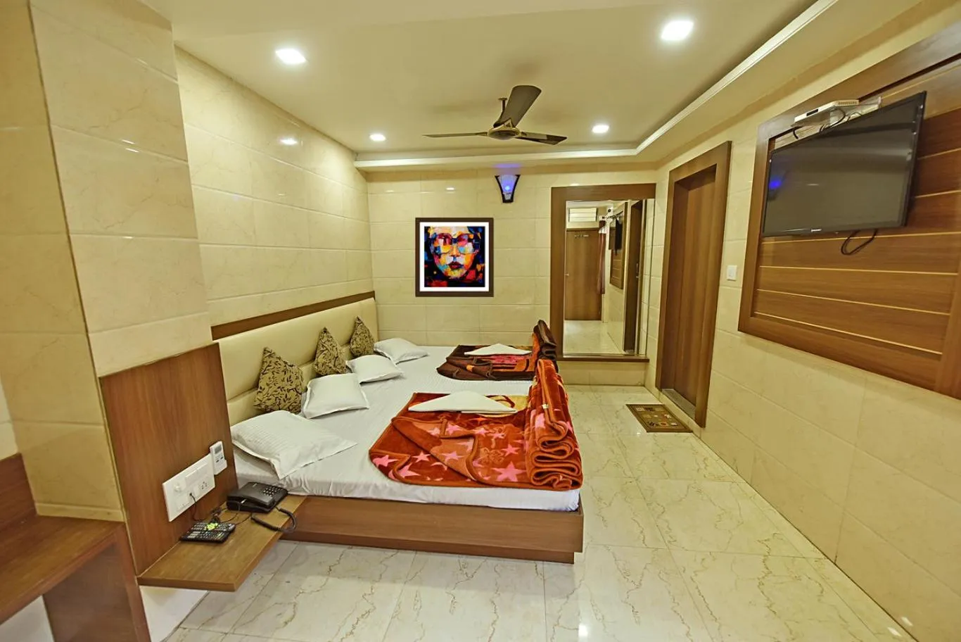Bed in BABA GUEST HOUSE AJMER