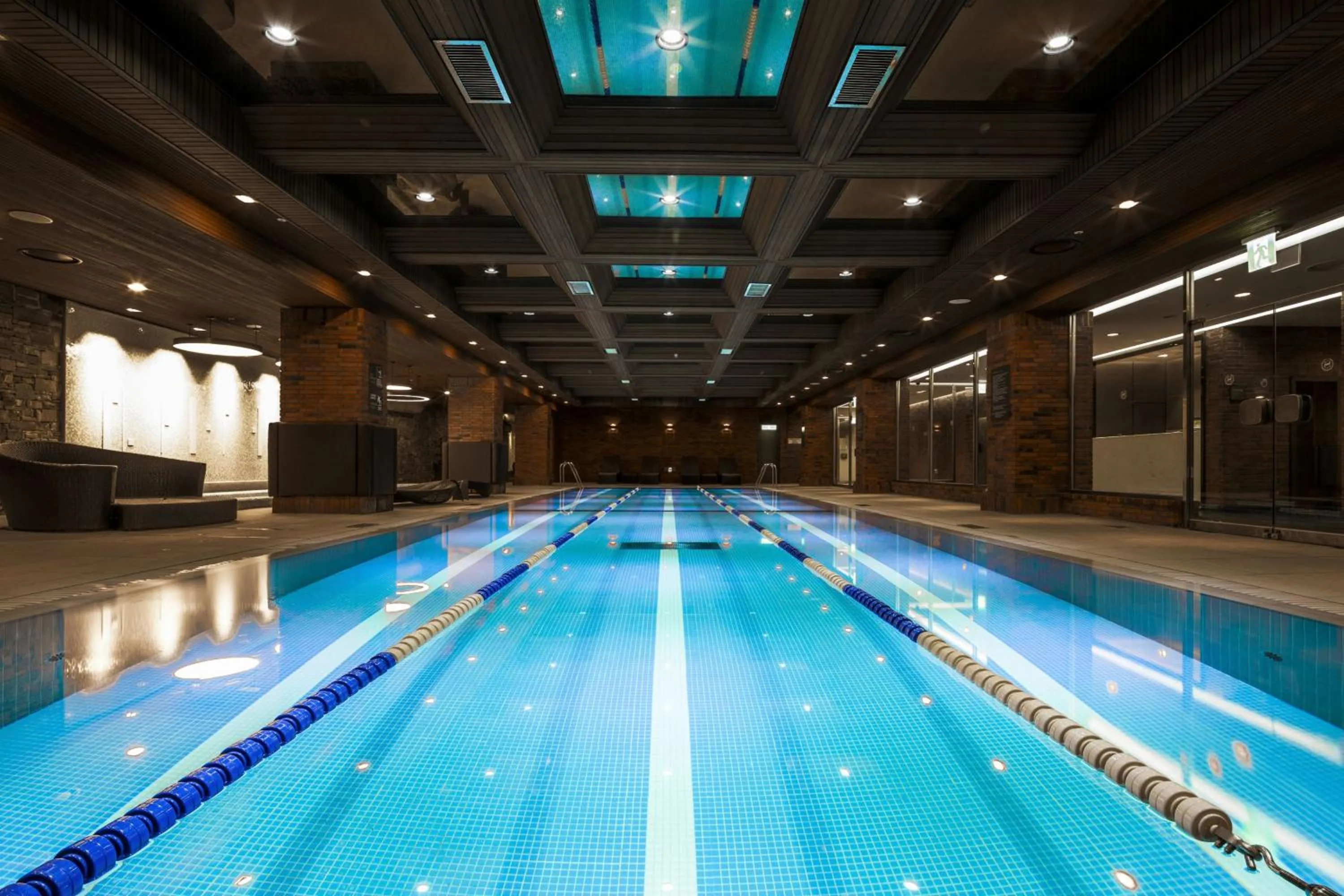 Swimming pool in Grand Walkerhill Seoul