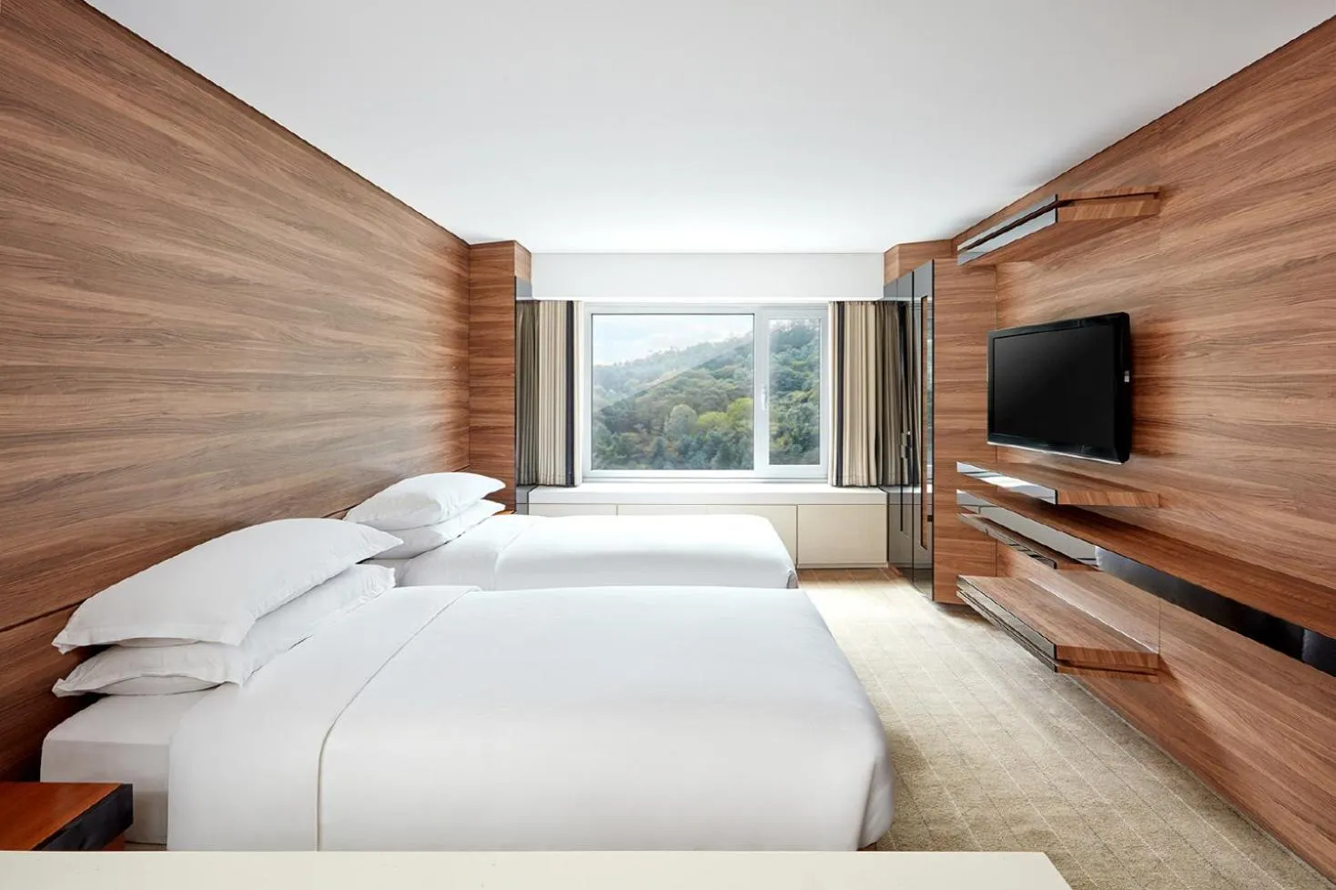 Bed in Grand Walkerhill Seoul