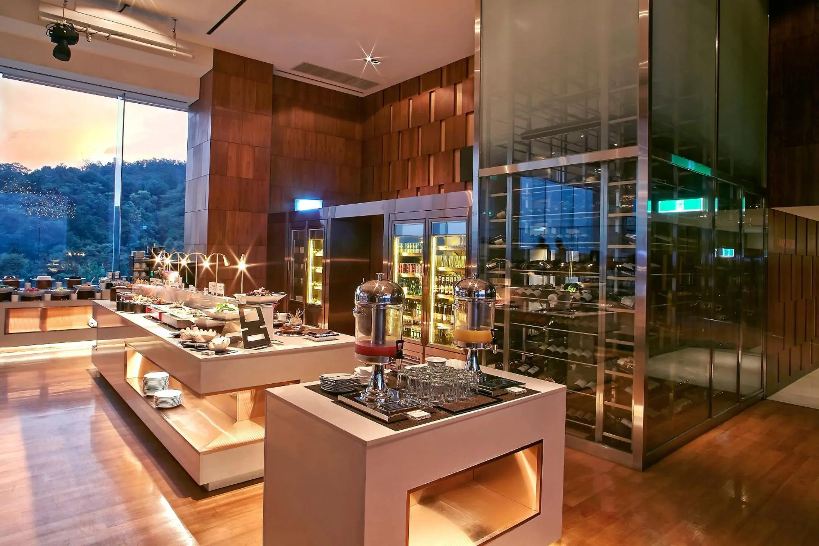 Club Twin Room with Mountain View - Lounge Benefit in Grand Walkerhill Seoul Club Twin Room with Mountain View - Lounge Benefit in Grand Walkerhill Seoul