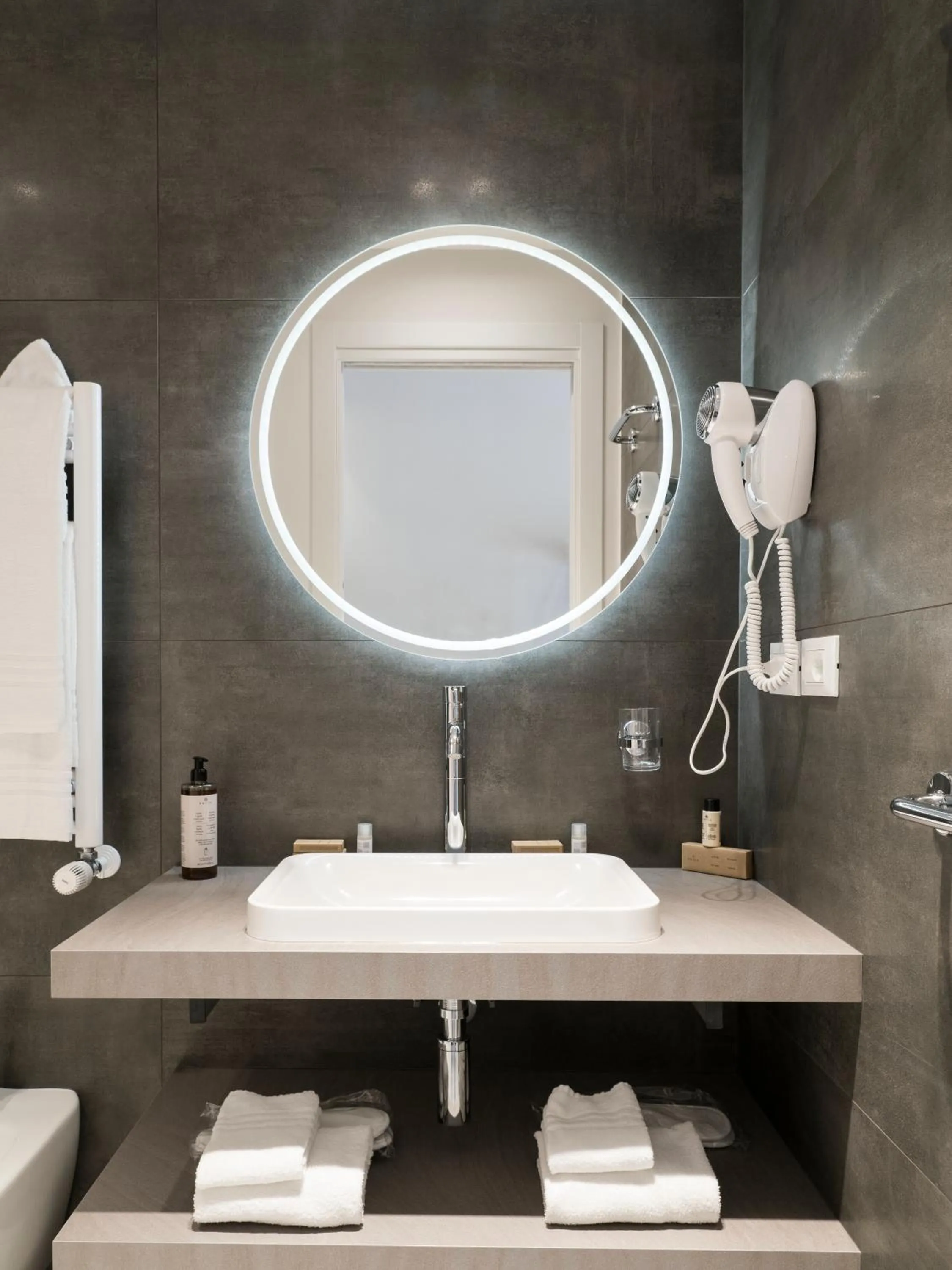 Bathroom in Savoia Rooms Roma