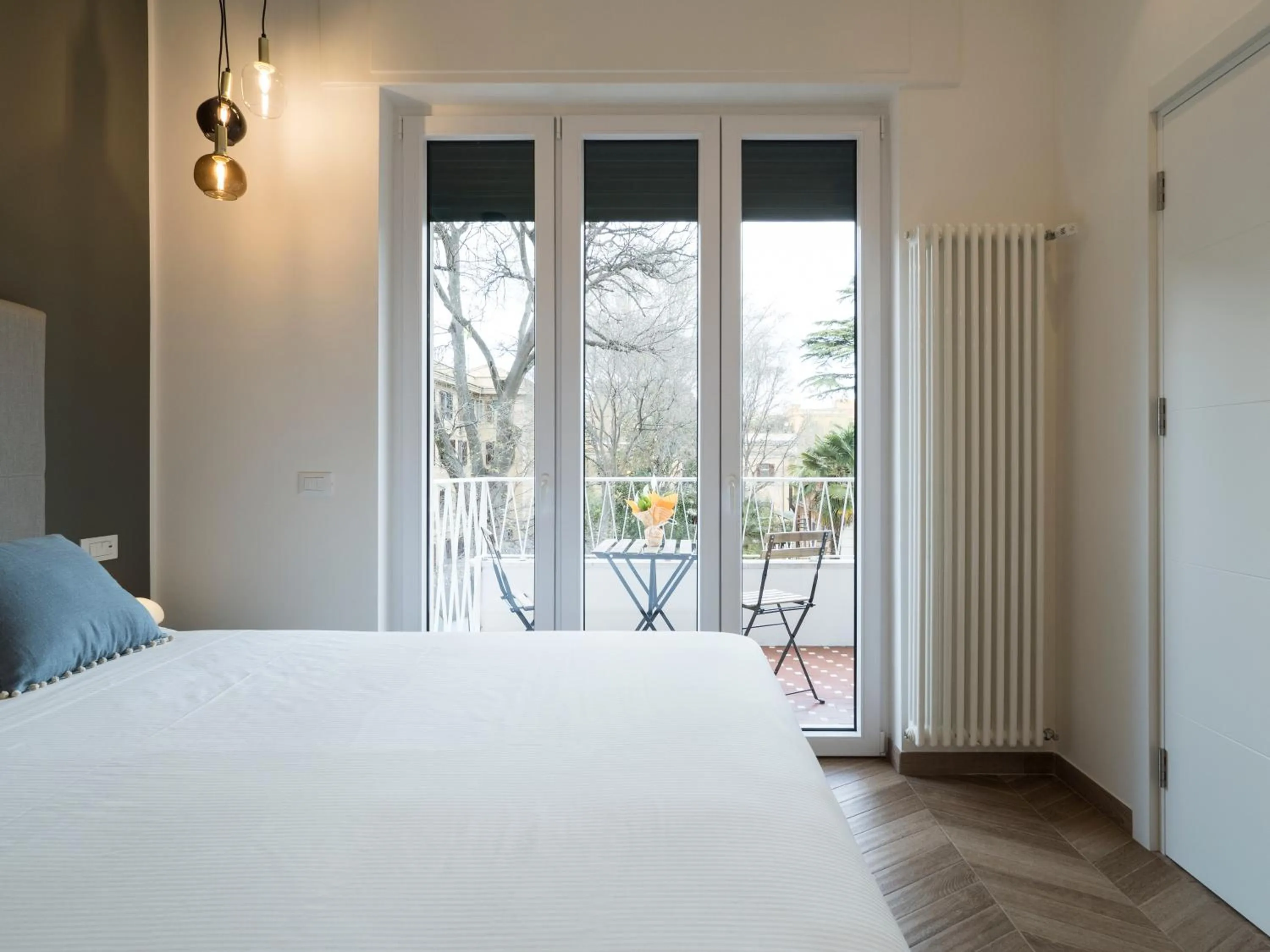 Toilet, Bed in Savoia Rooms Roma