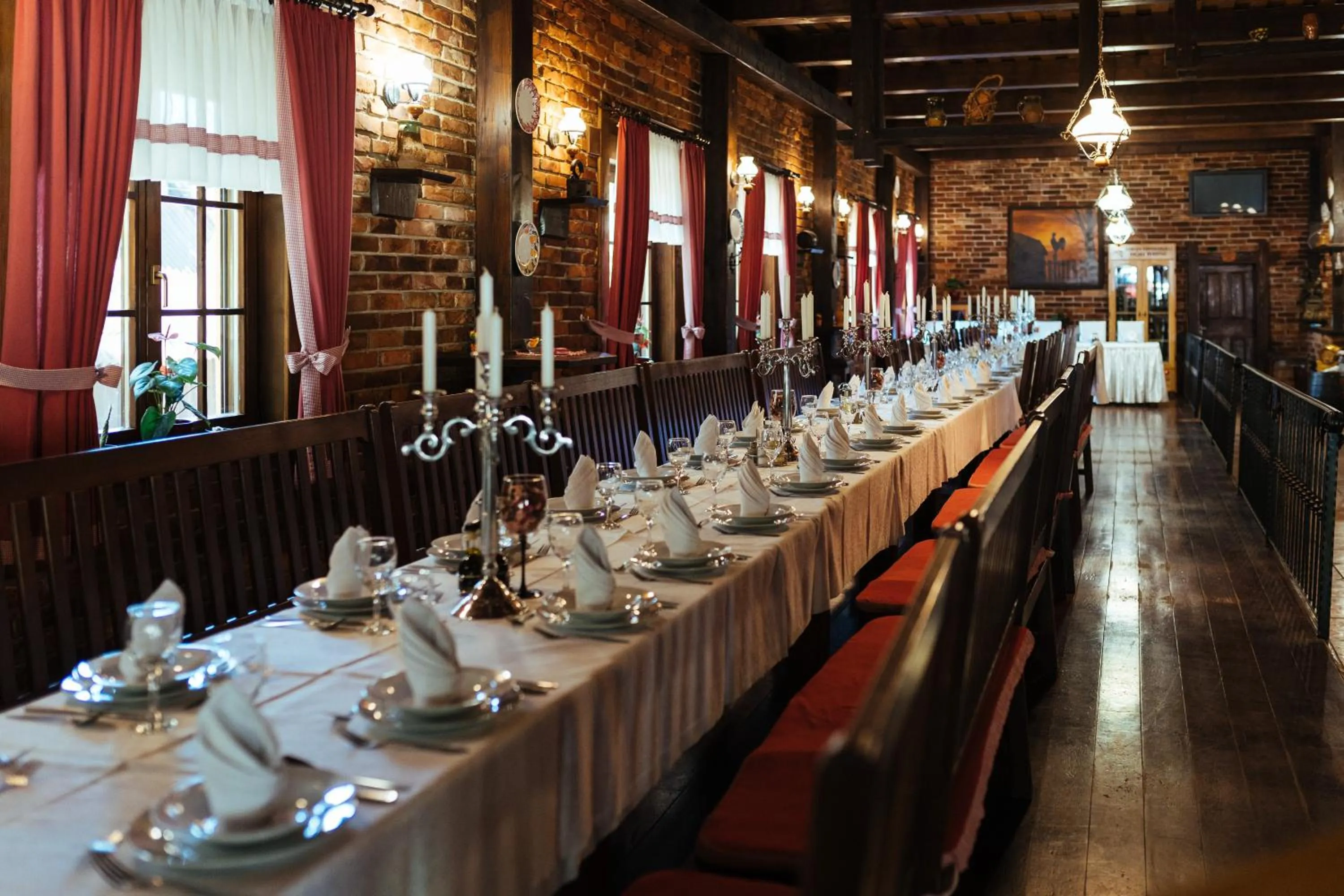 Restaurant/places to eat in Hotel Picok