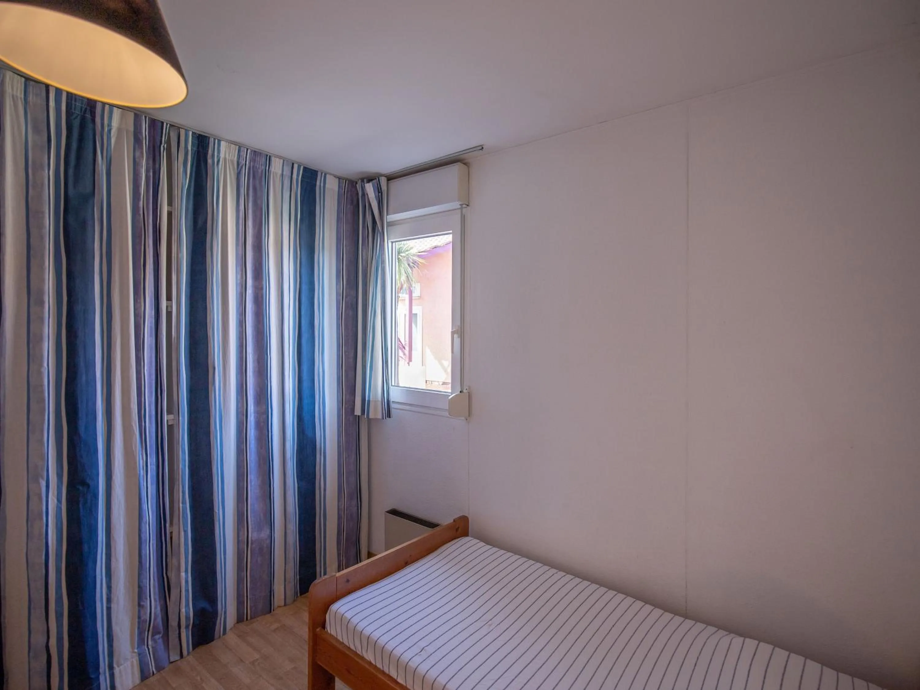 Bedroom, Bed in Vacancéole - les villas du lac