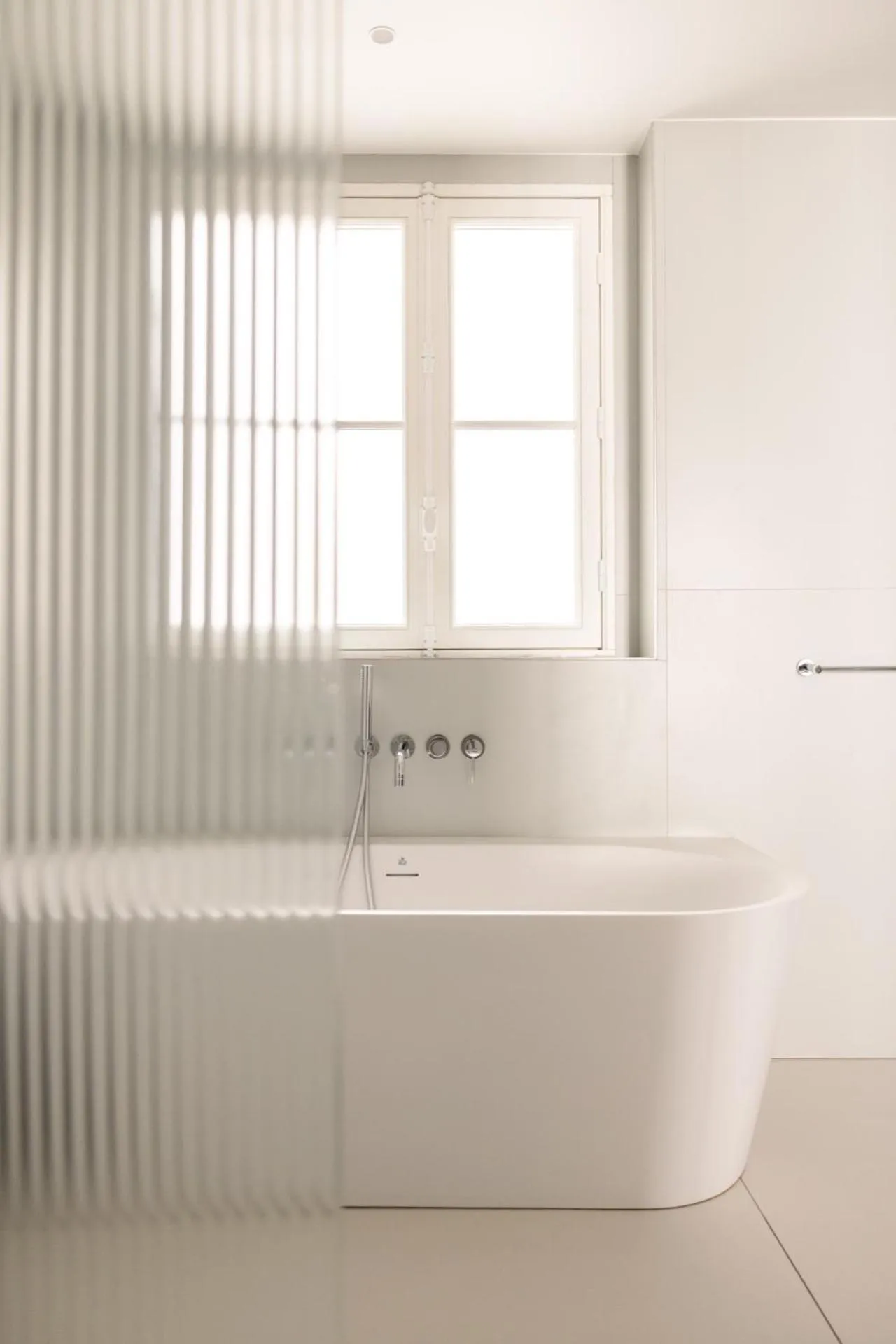 Bathroom in 1.75 Paris La Source