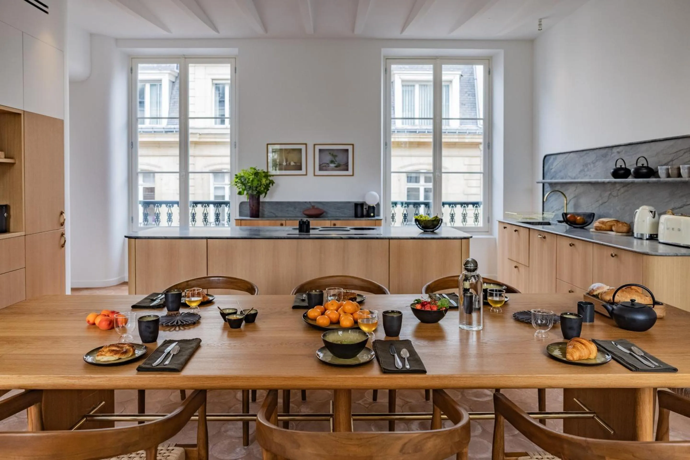 Dining area in 1.75 Paris La Source