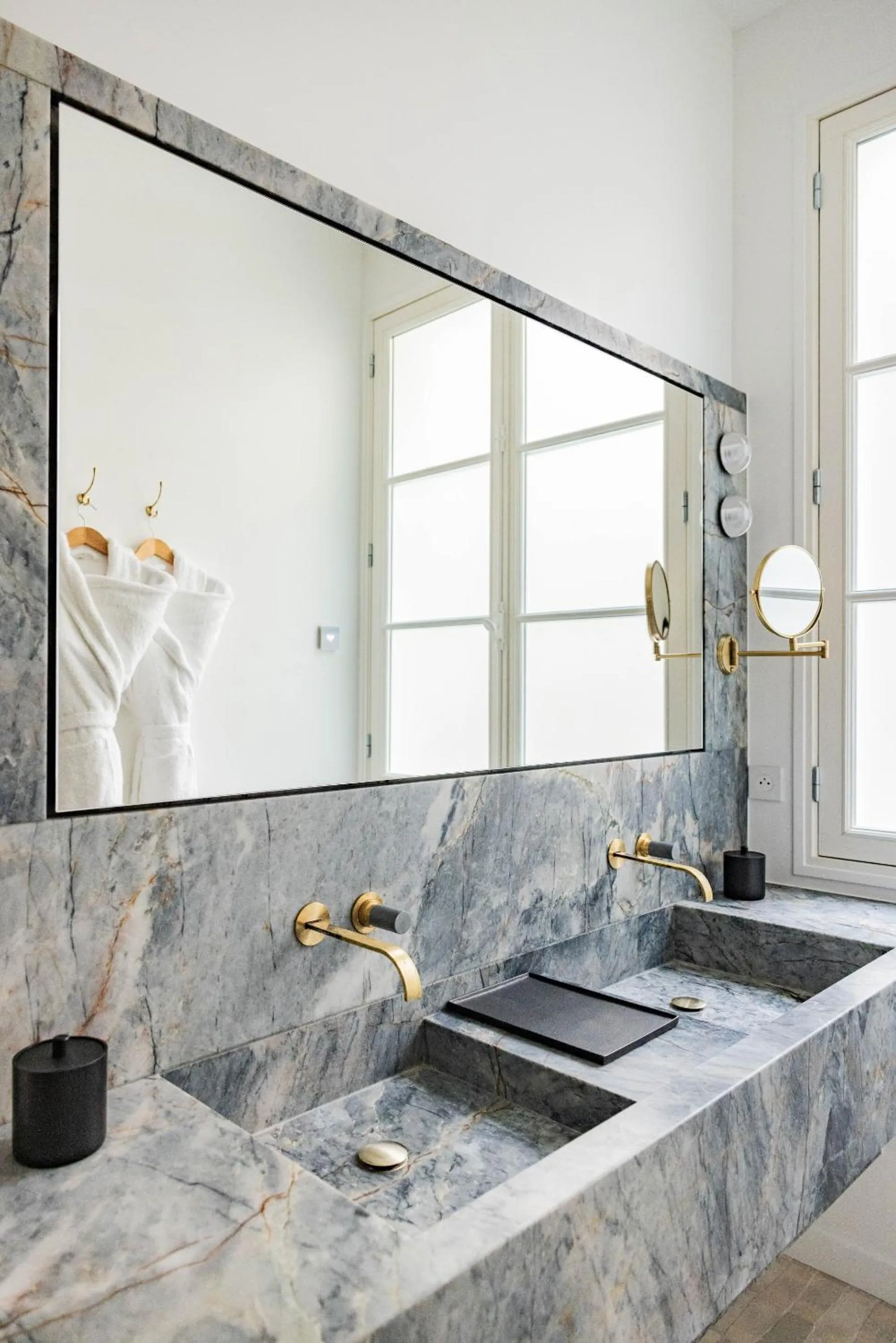 Bathroom in 1.75 Paris La Source