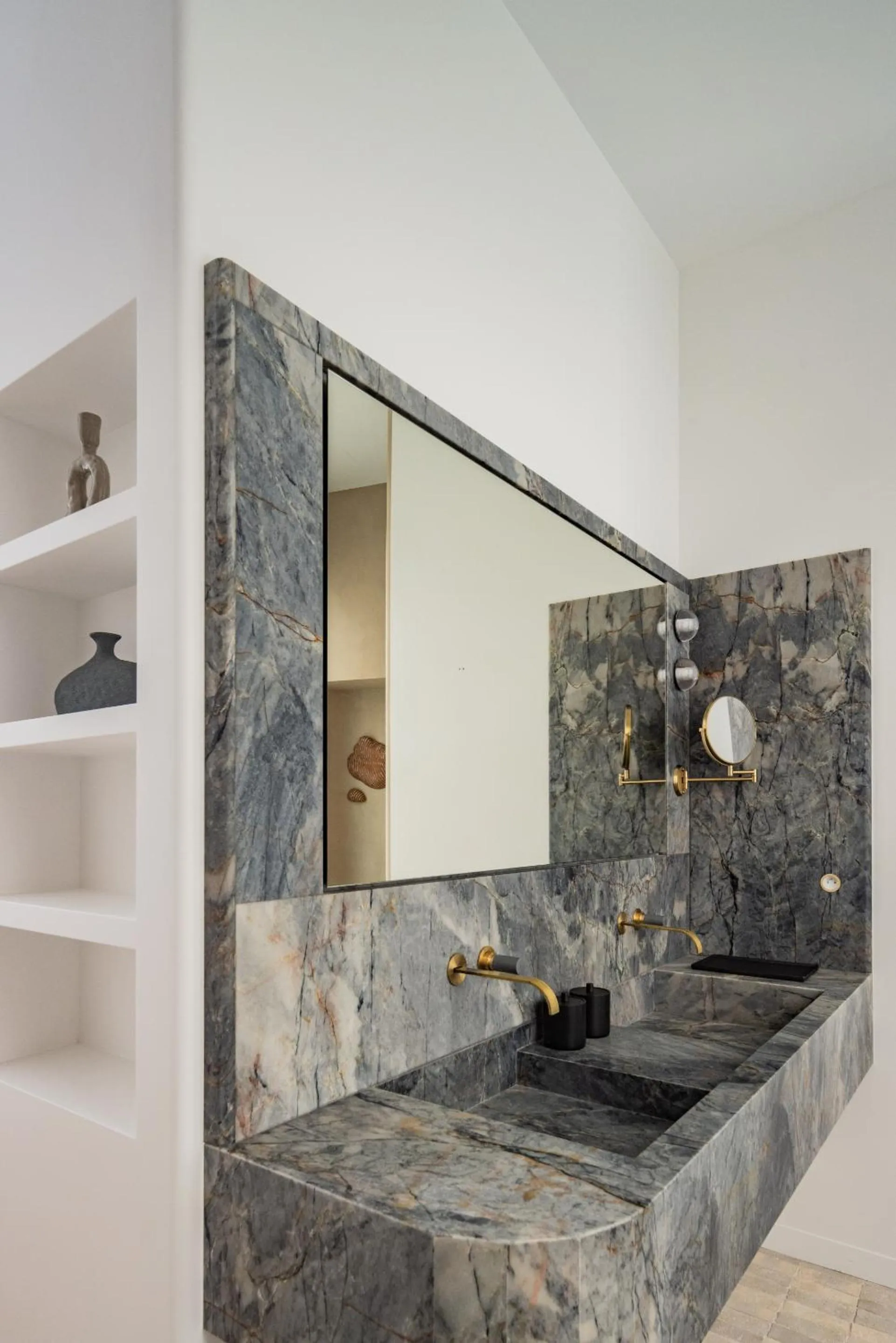 Bathroom in 1.75 Paris La Source