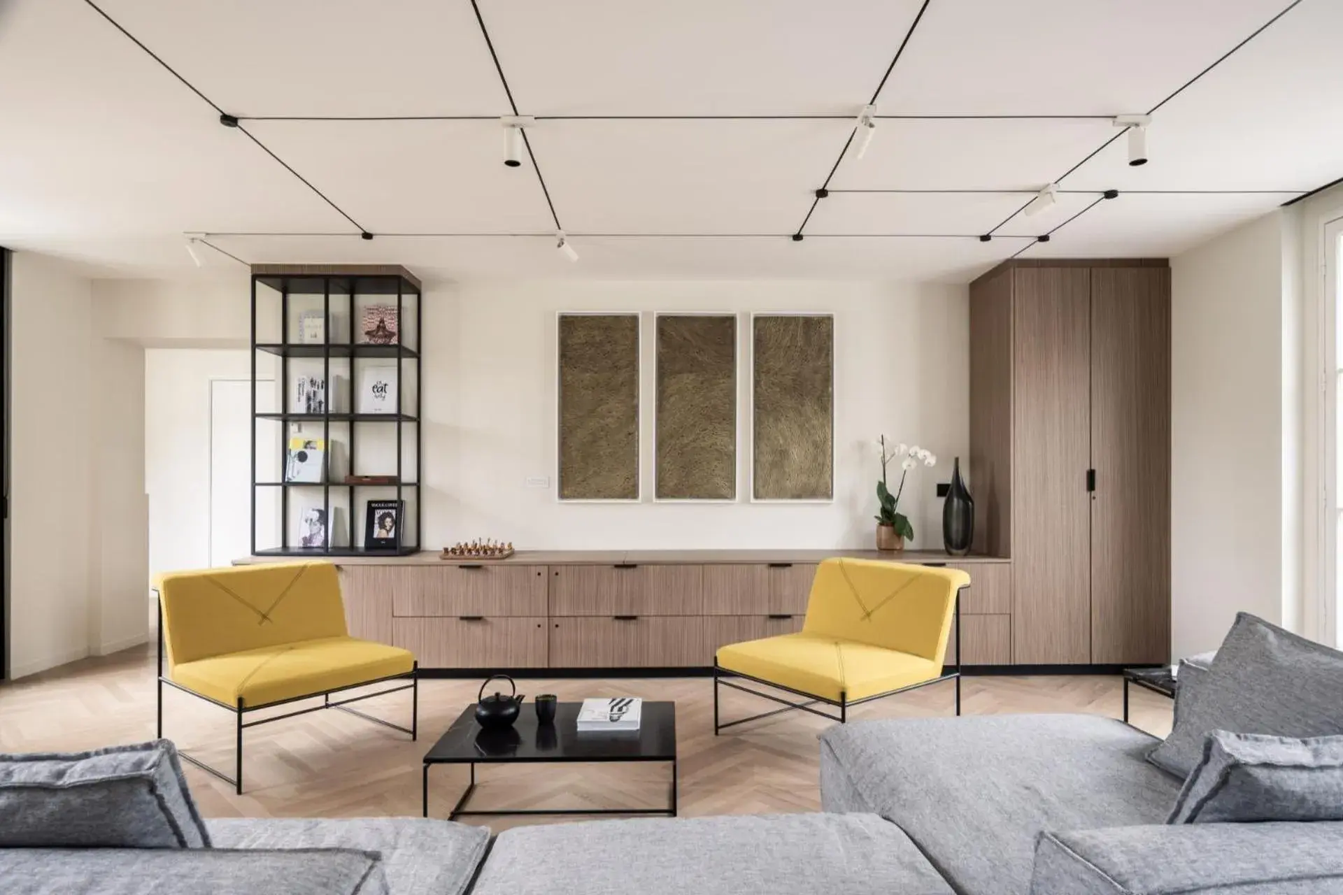 Three-Bedroom Apartment in 1.75 Paris La Source Three-Bedroom Apartment in 1.75 Paris La Source