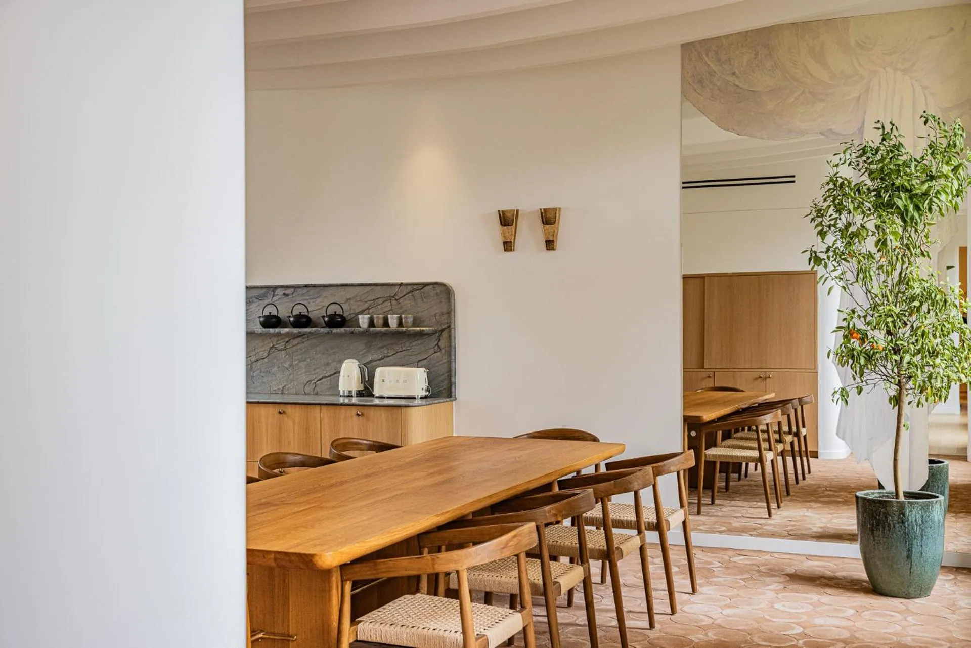 Dining area in 1.75 Paris La Source