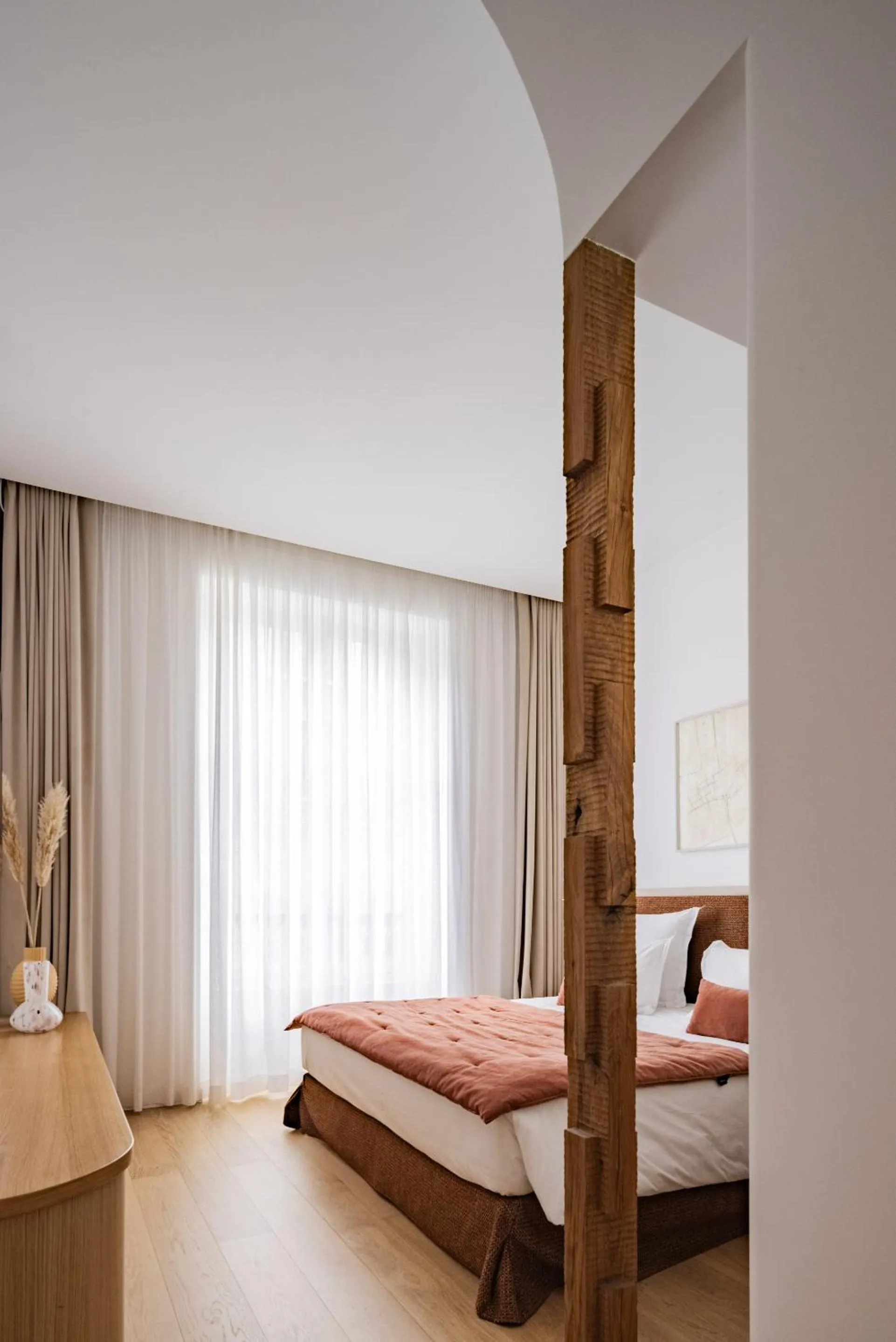 Other, Bed in 1.75 Paris La Source