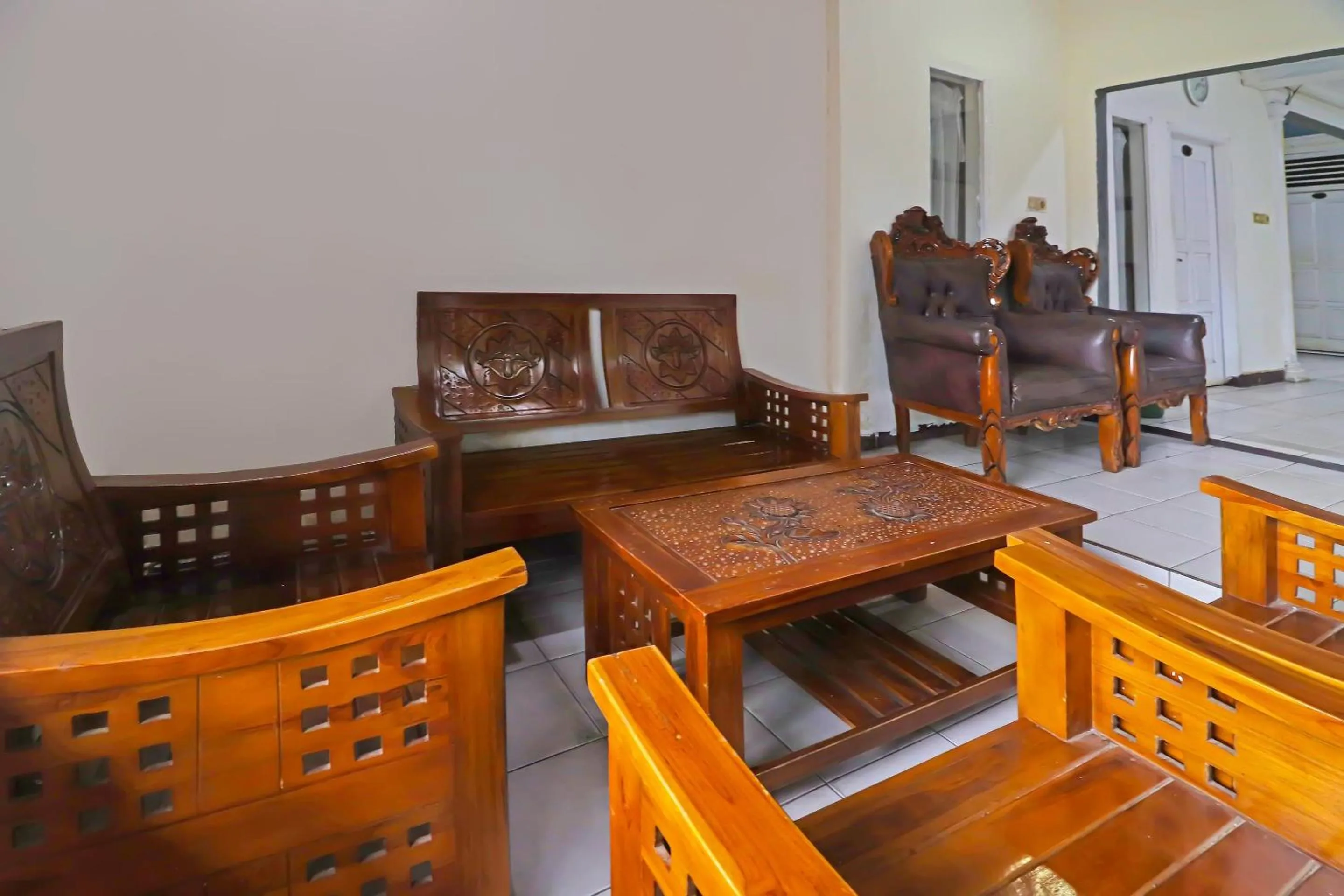 Lobby or reception in Hotel O Wisma Permata Syariah