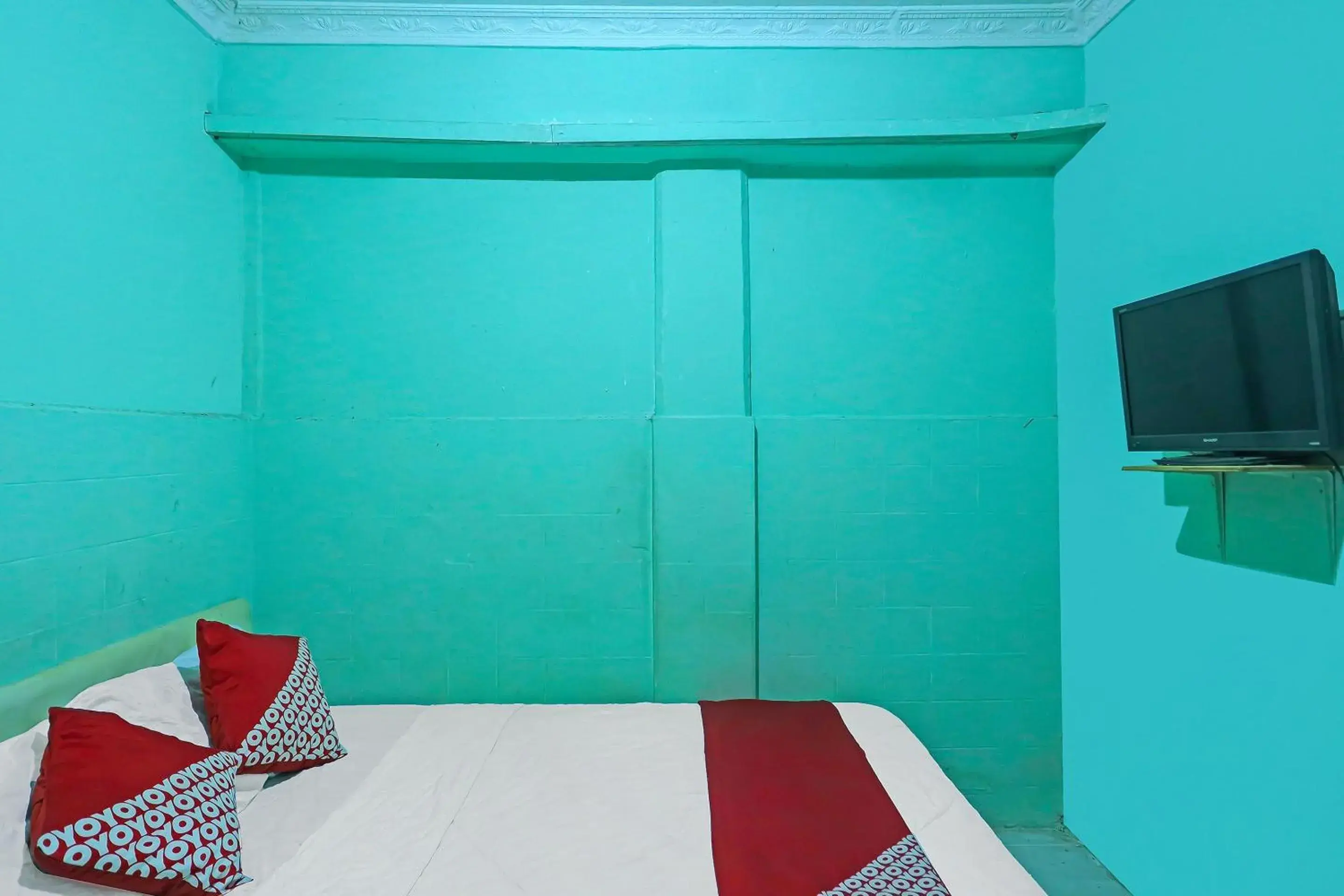 Standard Double Room in Hotel O Faraas Homestay Syariah Standard Double Room in Hotel O Faraas Homestay Syariah