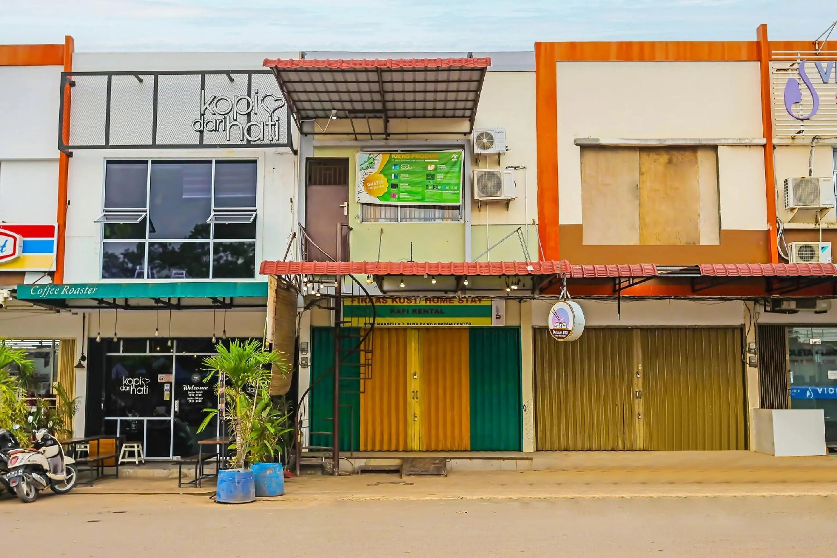 Facade/entrance in Hotel O Faraas Homestay Syariah