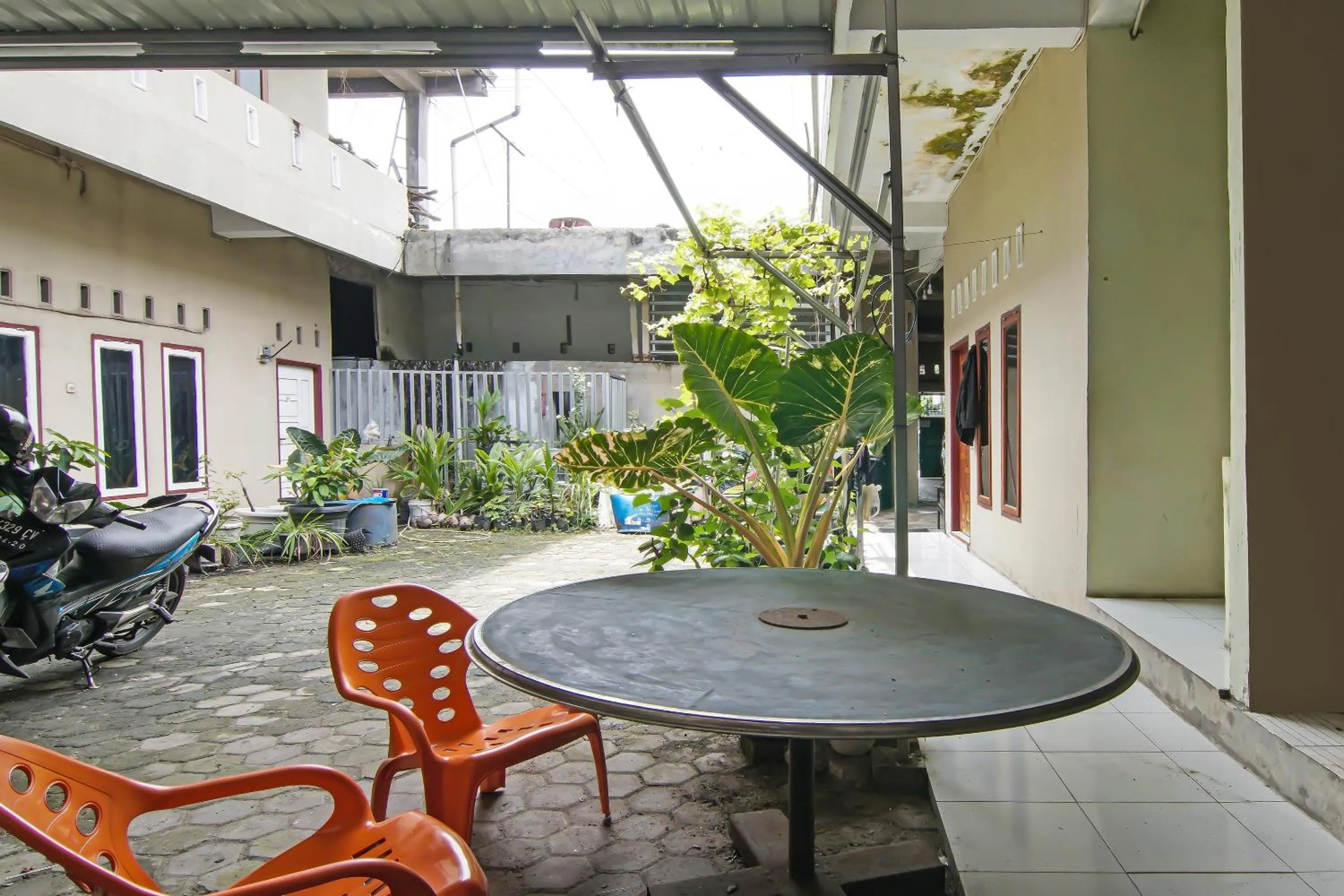 Lobby or reception in SPOT ON 92498 Fanni Homestay