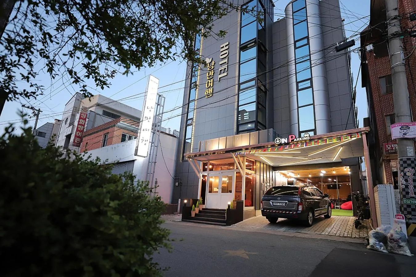 Property building in Stay RomanticTrip_Hostel