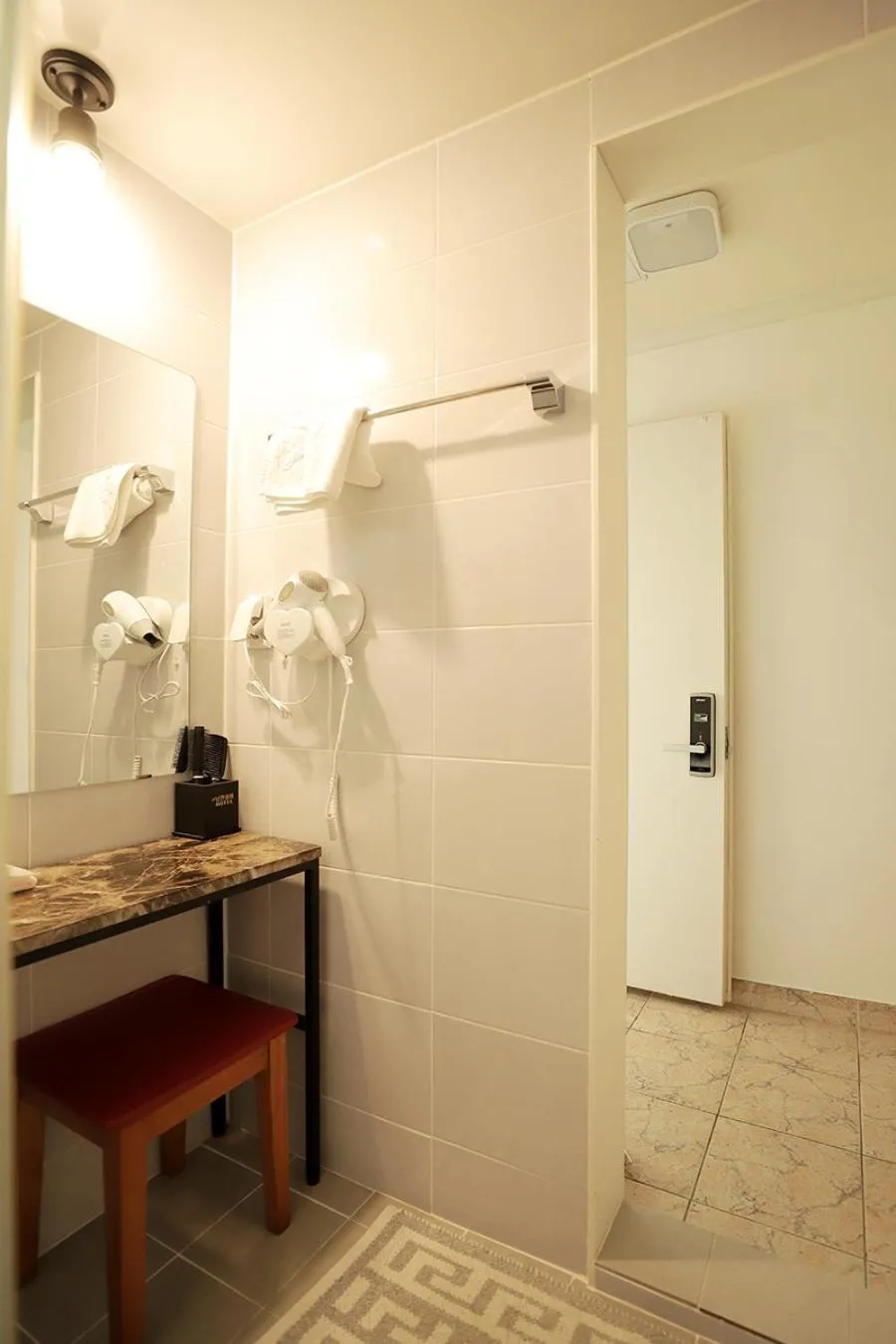 Bathroom in Stay RomanticTrip_Hostel