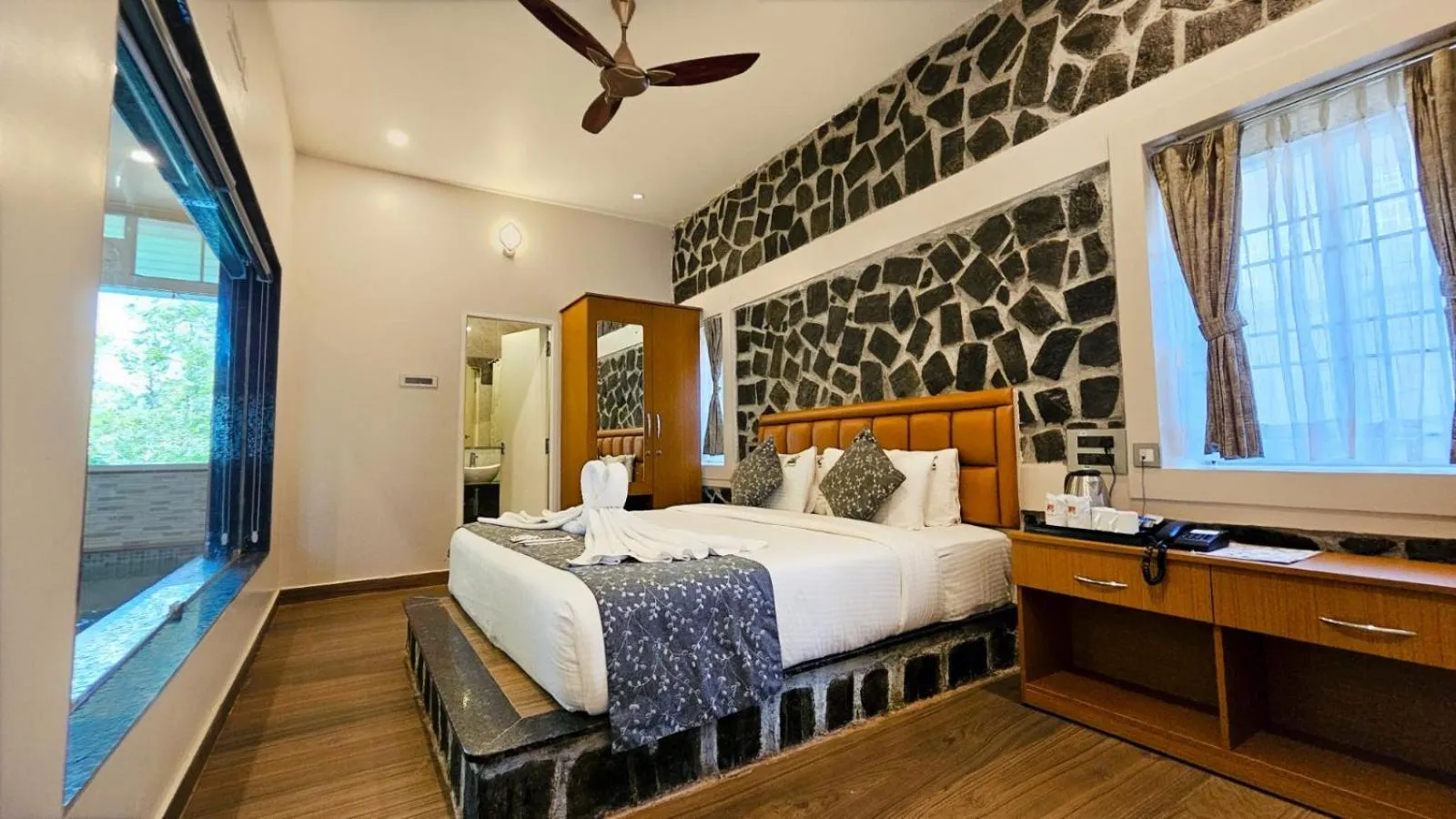 Photo of the whole room, Bed in Le Yercaud