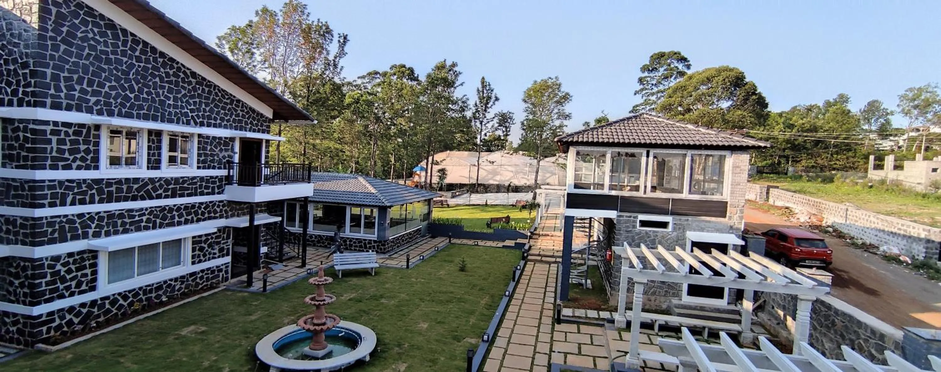 Garden view in Le Yercaud