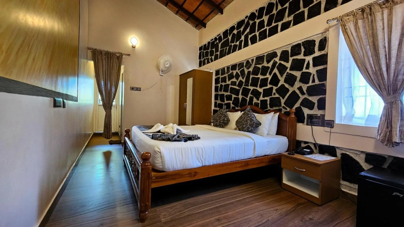 Photo of the whole room, Bed in Le Yercaud